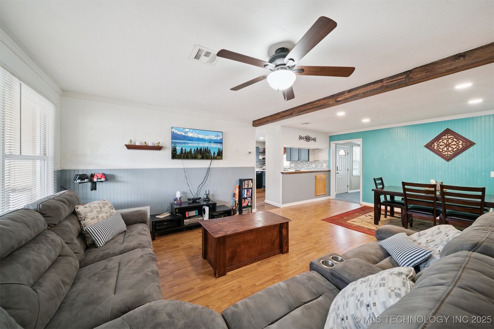 703 N D Avenue Property Photo 5