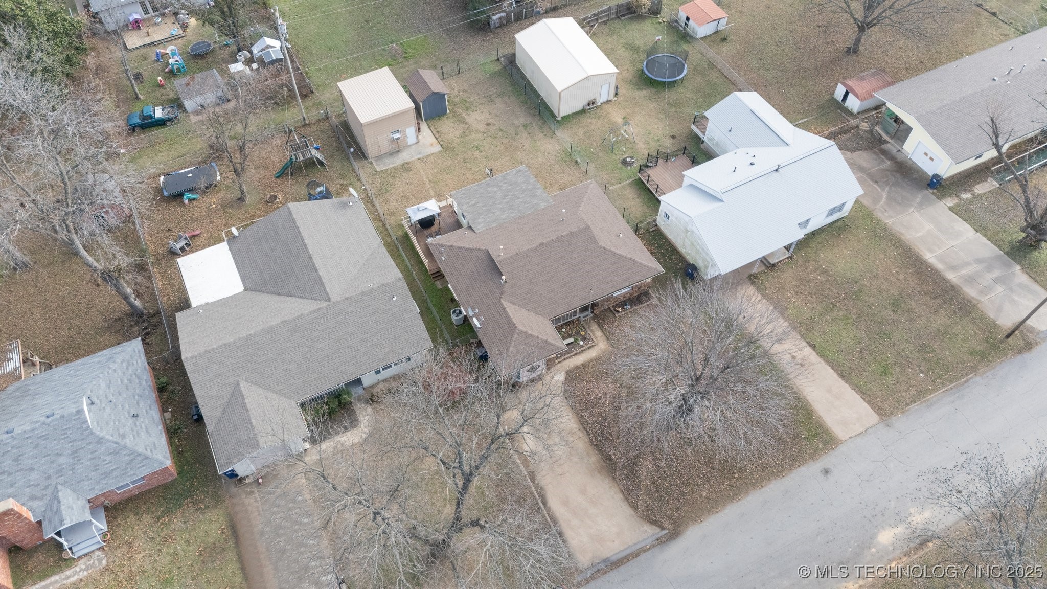 703 N D Avenue Property Photo 35