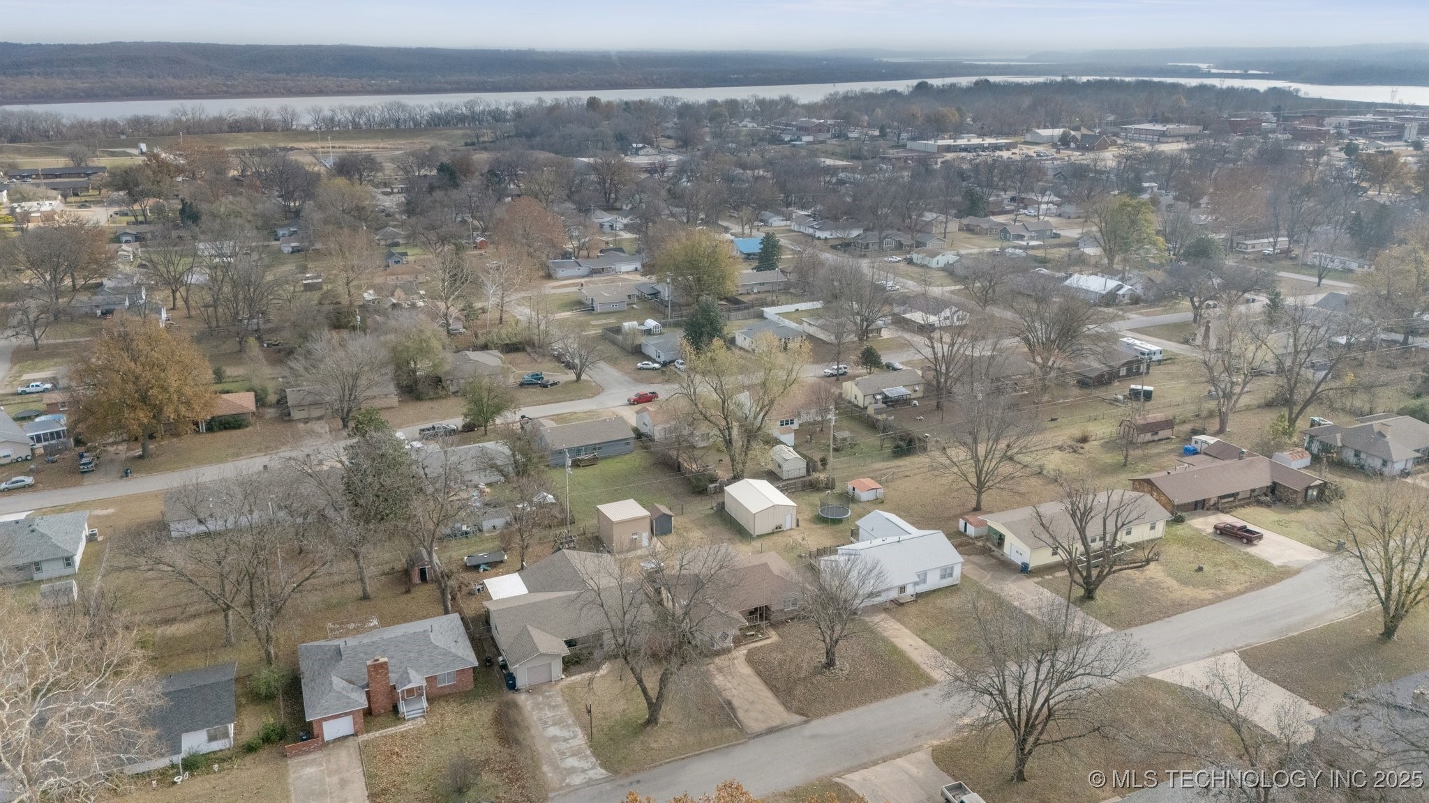 703 N D Avenue Property Photo 36