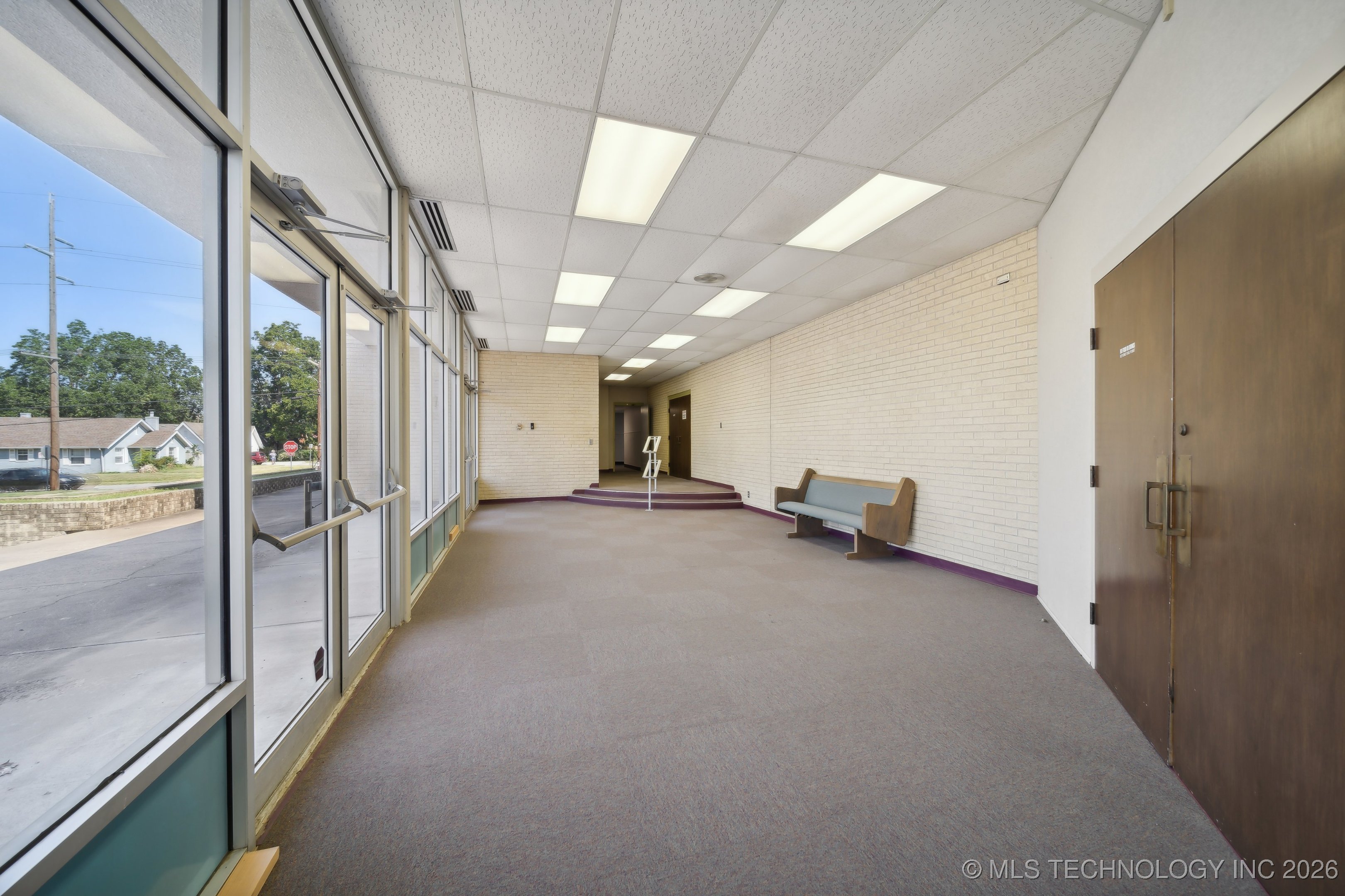 1203 S Columbia Avenue Property Photo 11