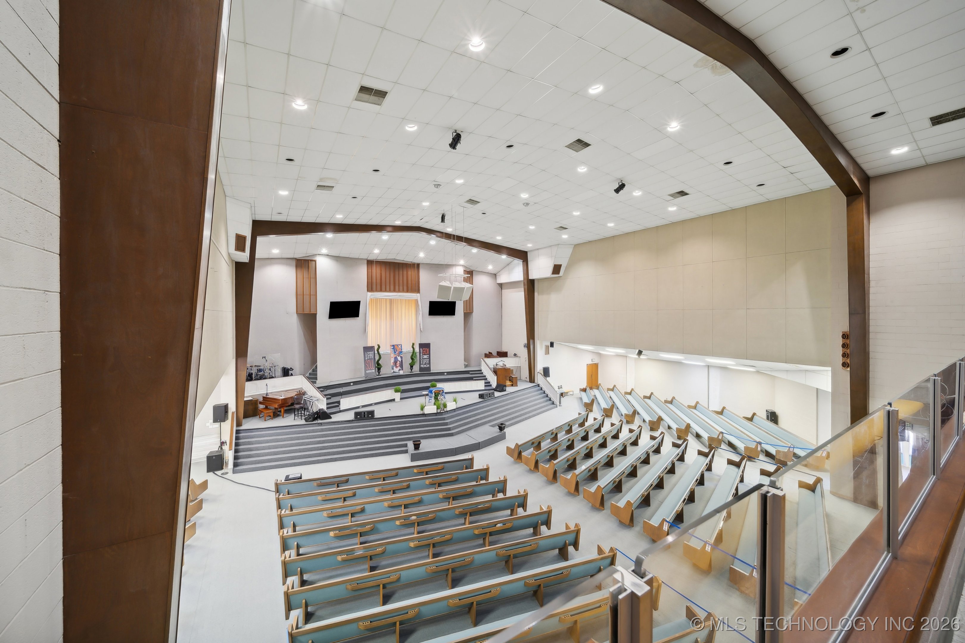 1203 S Columbia Avenue Property Photo 19