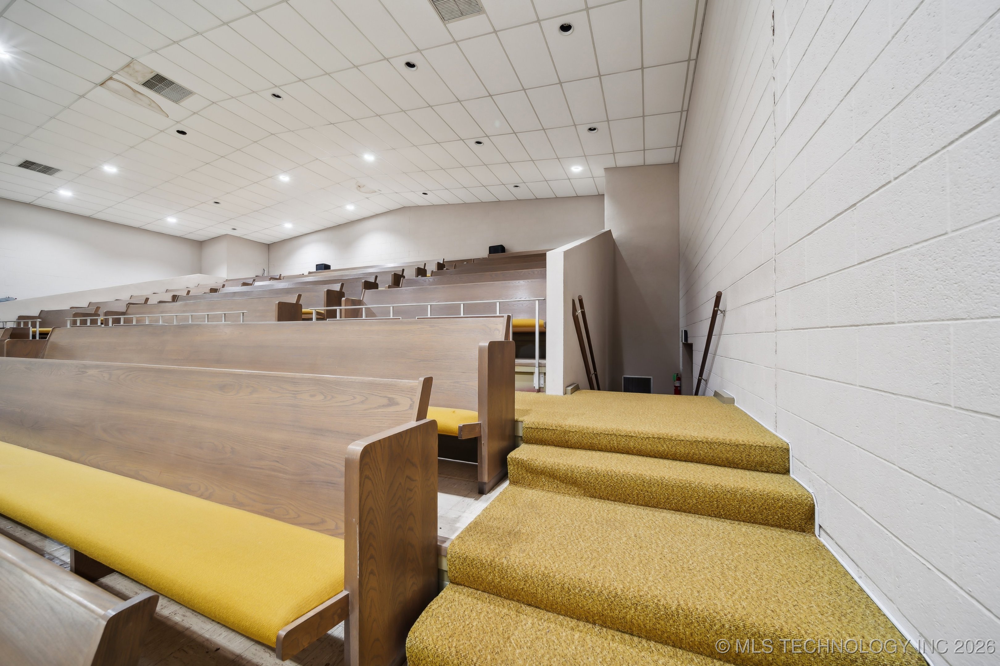 1203 S Columbia Avenue Property Photo 20