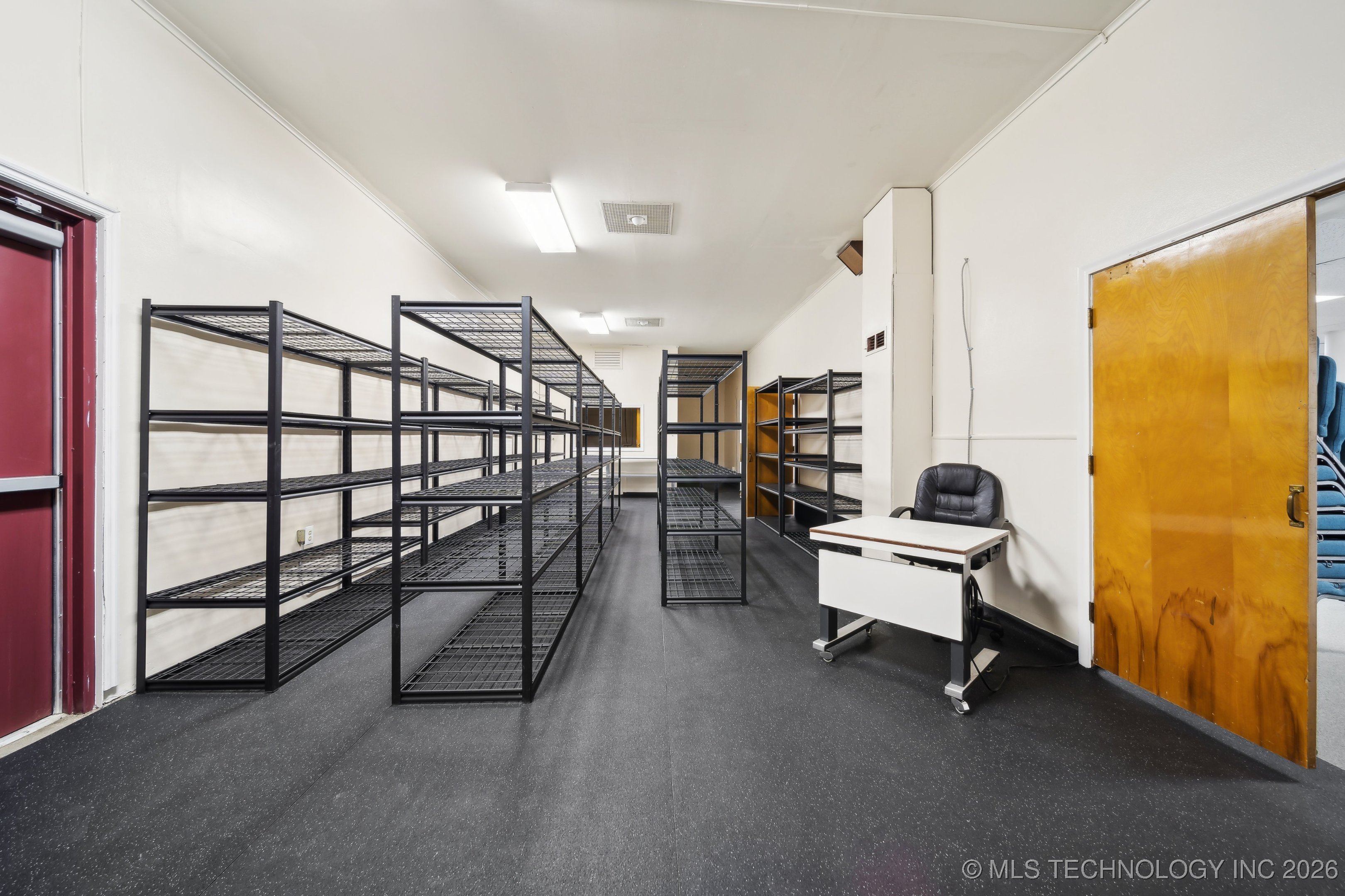 1203 S Columbia Avenue Property Photo 23