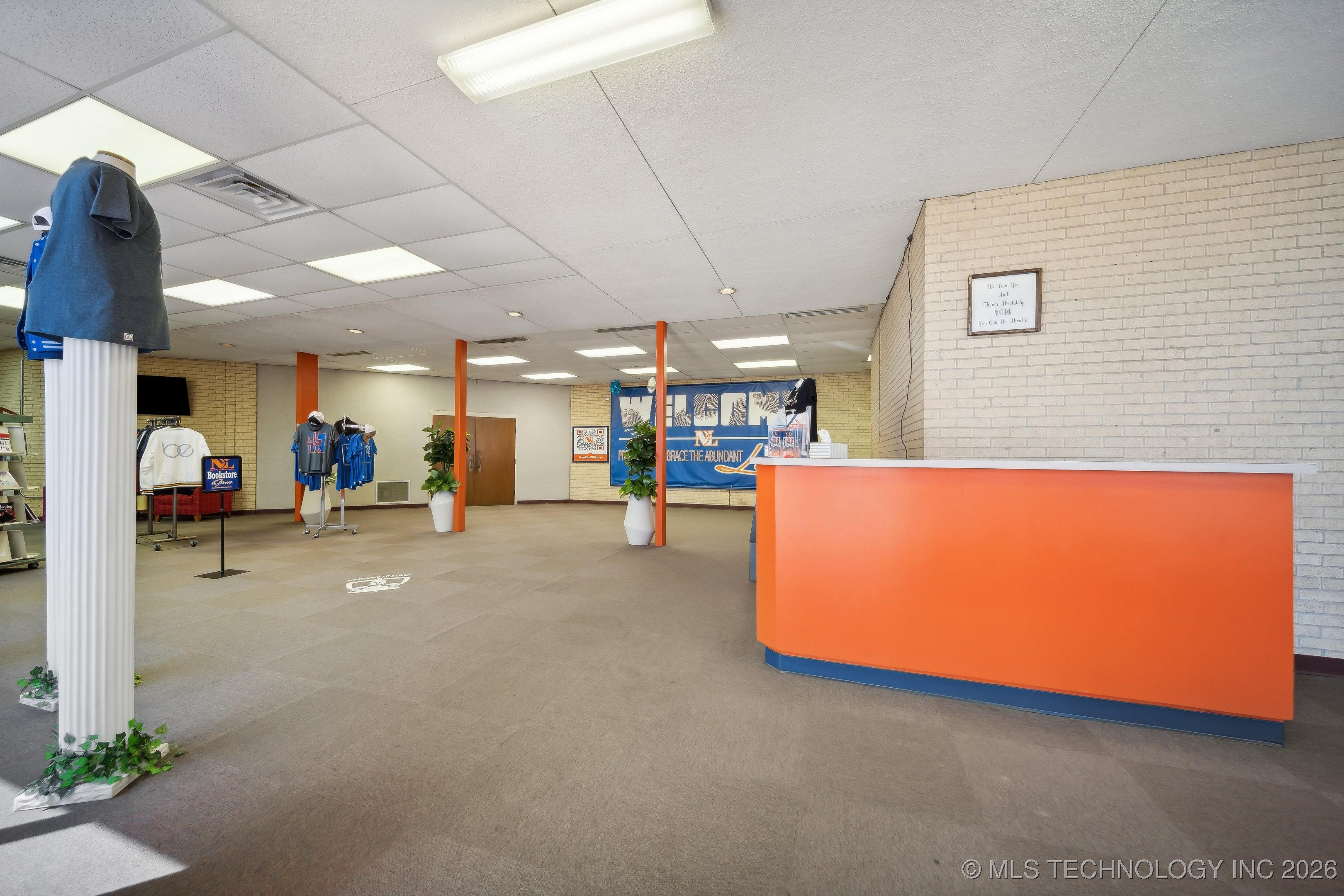 1203 S Columbia Avenue Property Photo 24