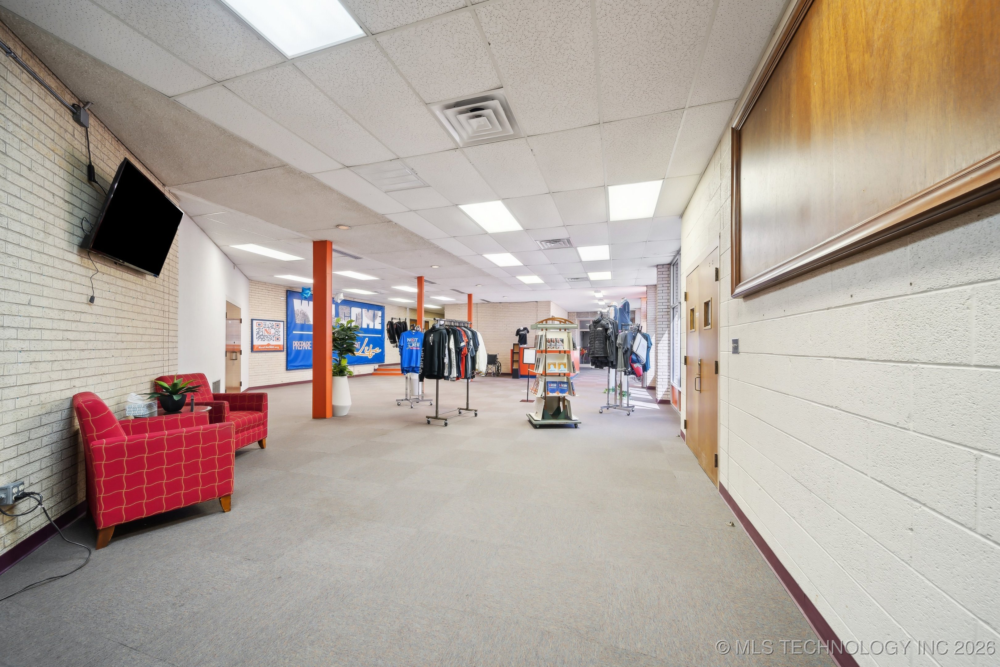 1203 S Columbia Avenue Property Photo 26