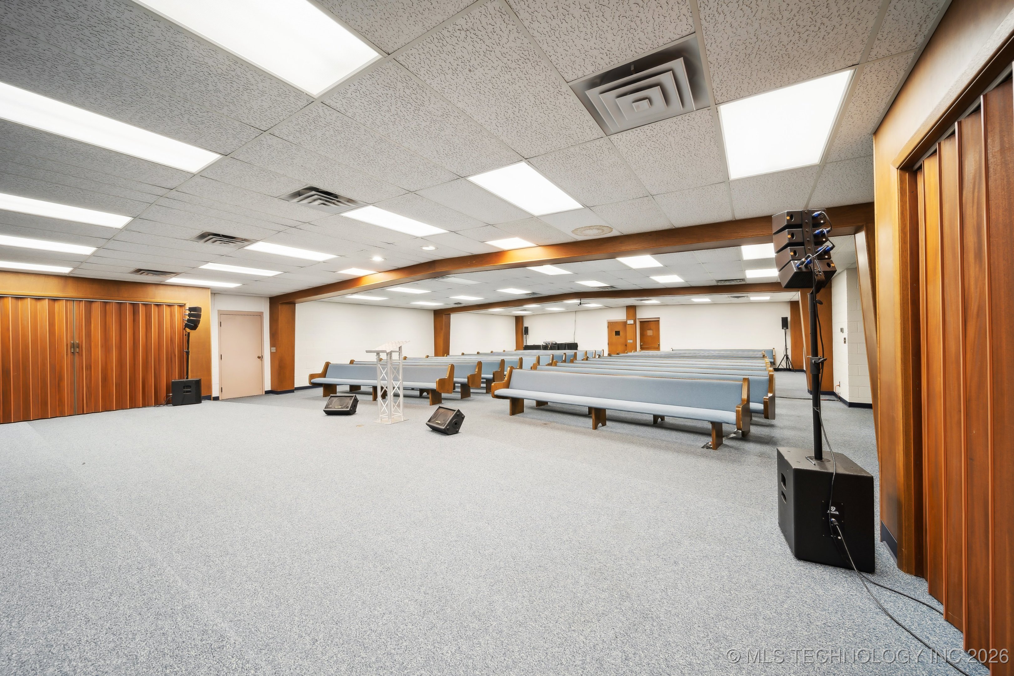 1203 S Columbia Avenue Property Photo 28