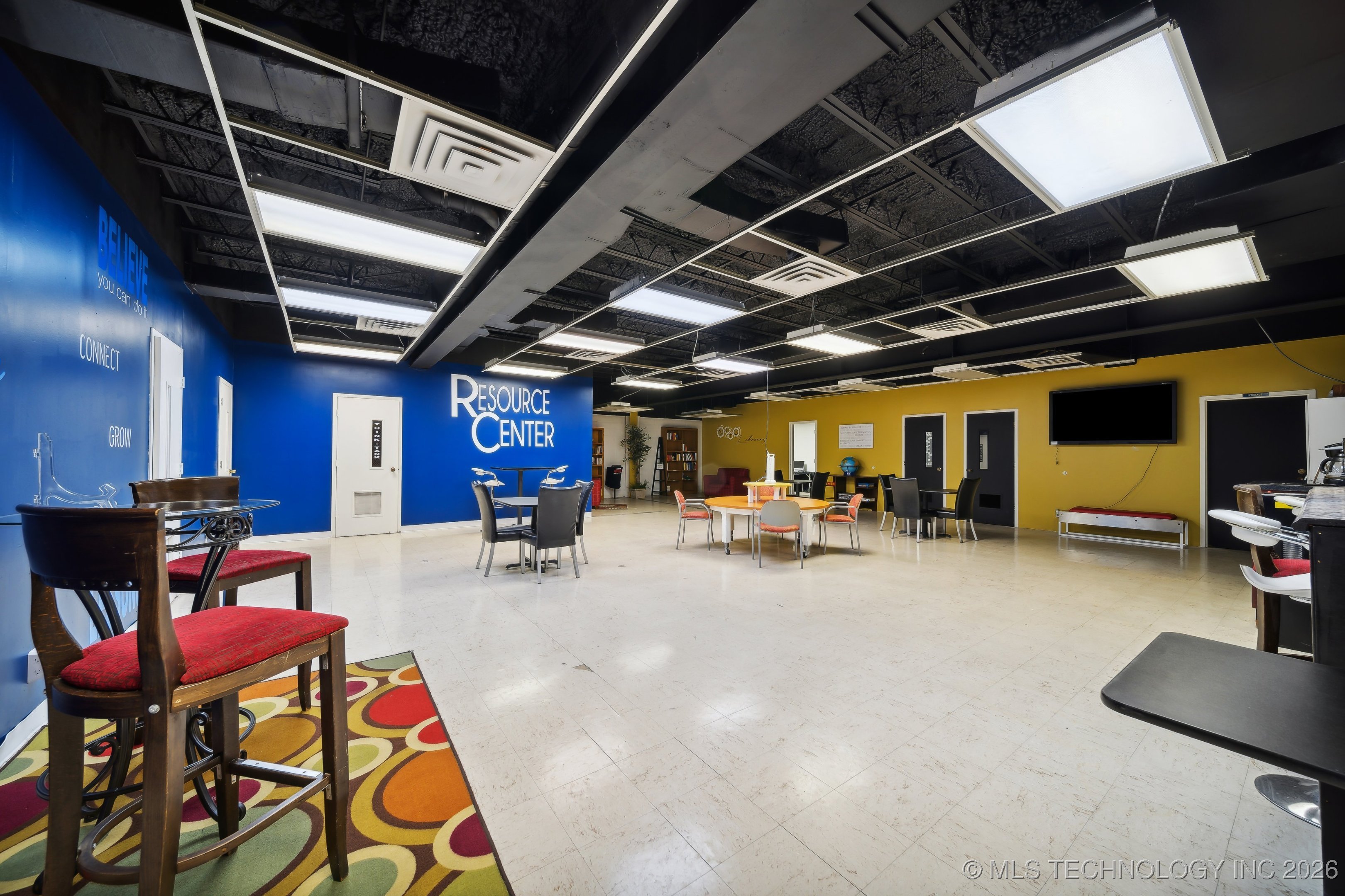 1203 S Columbia Avenue Property Photo 30