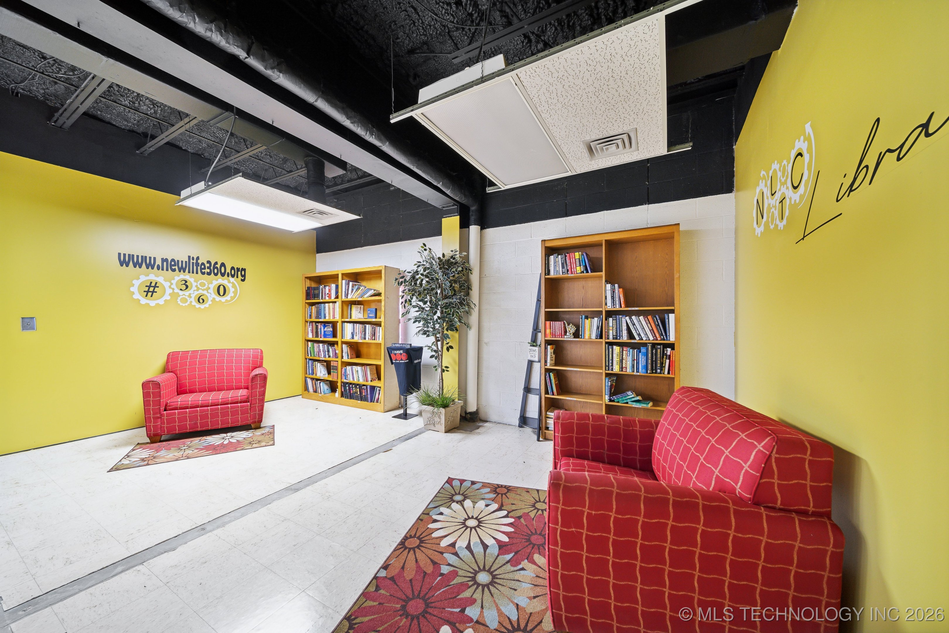 1203 S Columbia Avenue Property Photo 31