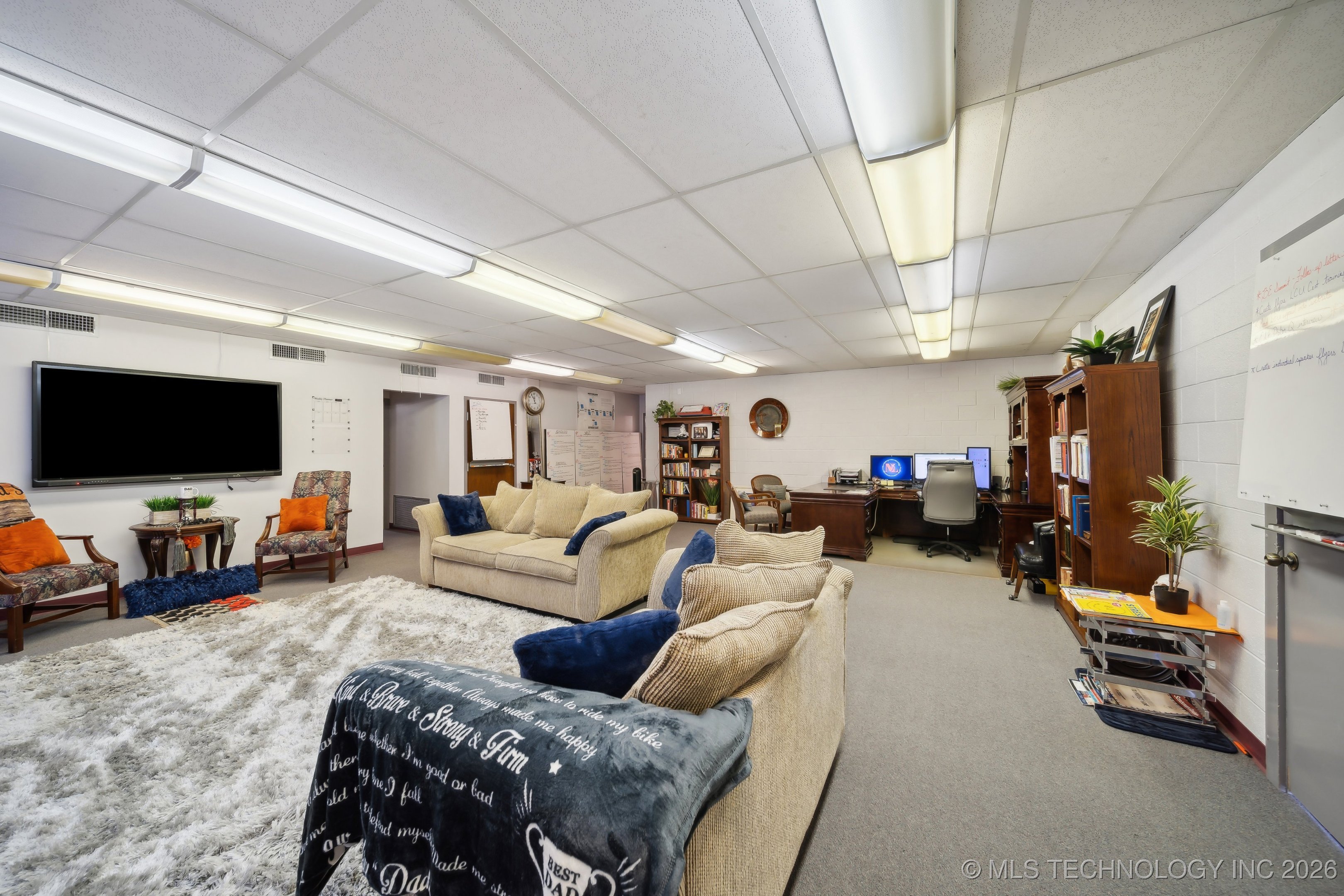 1203 S Columbia Avenue Property Photo 37