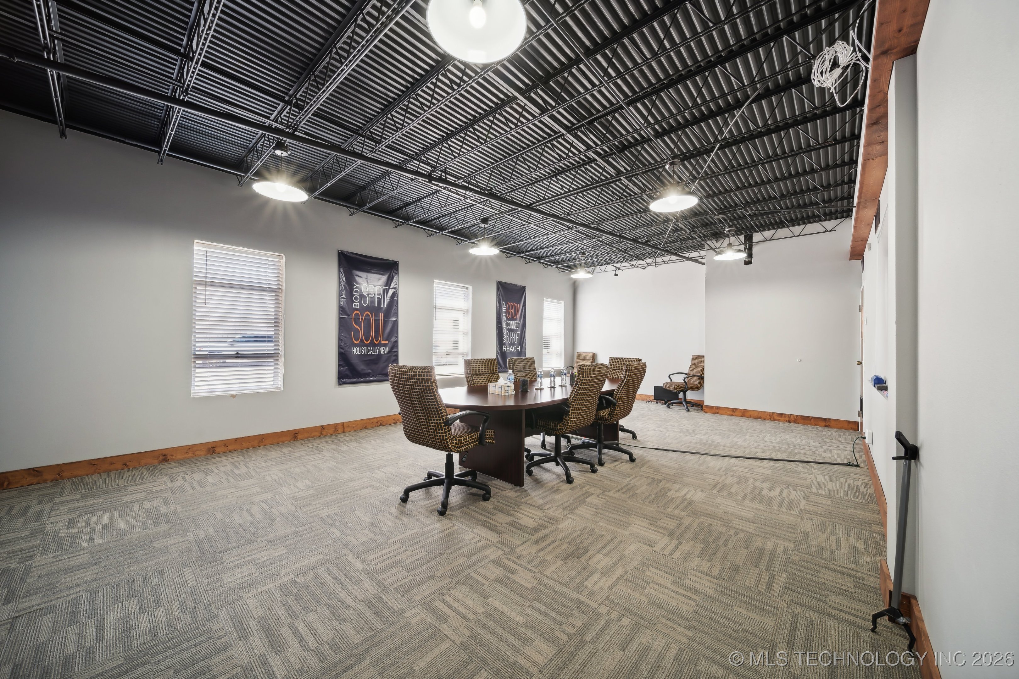 1203 S Columbia Avenue Property Photo 42