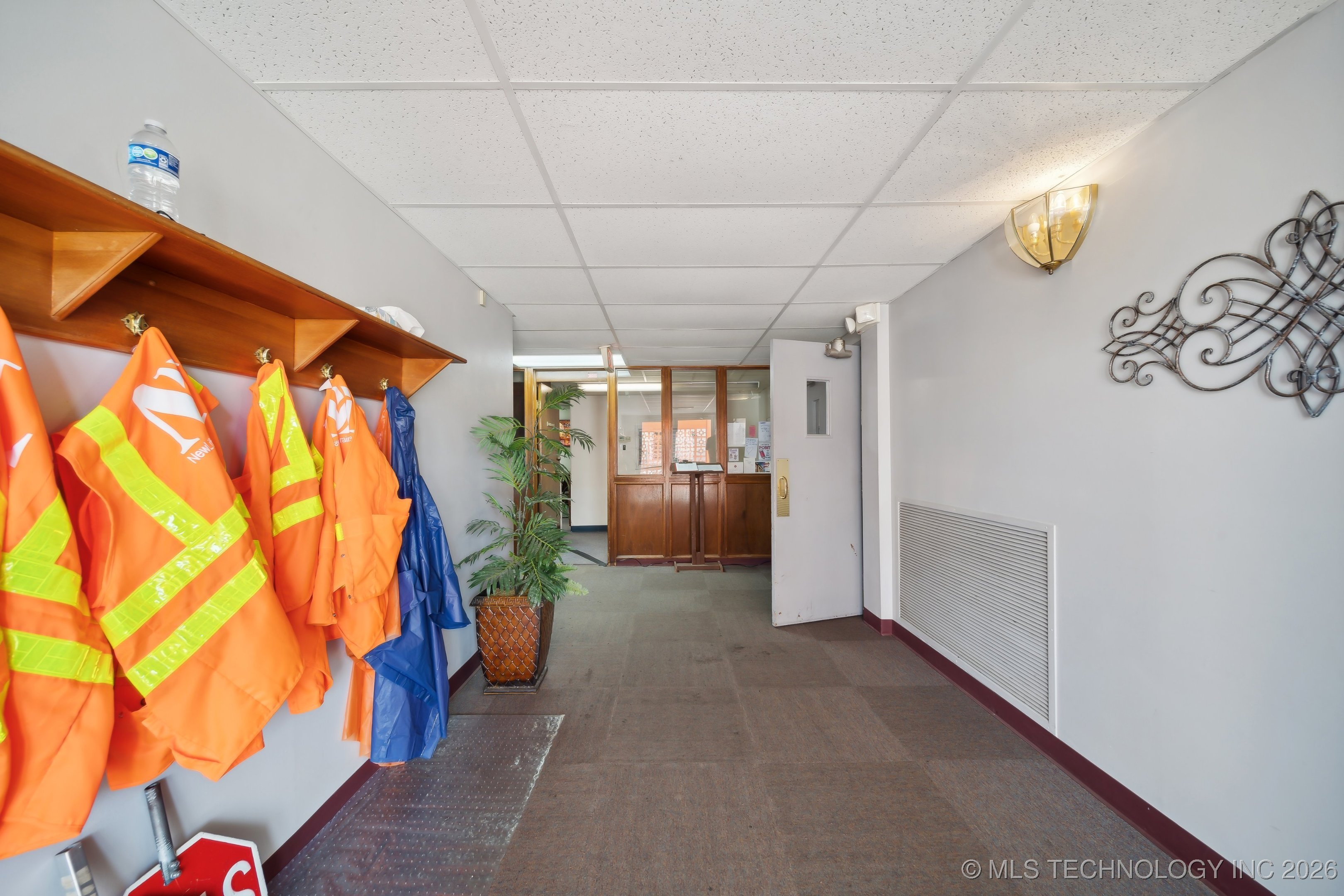 1203 S Columbia Avenue Property Photo 44