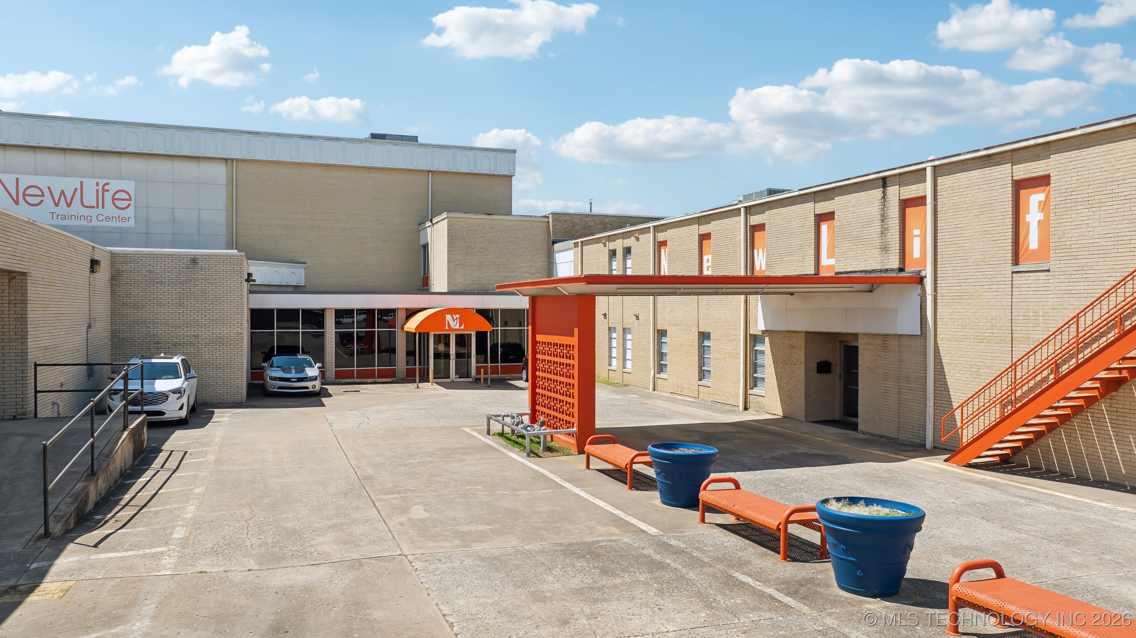 1203 S Columbia Avenue Property Photo 58