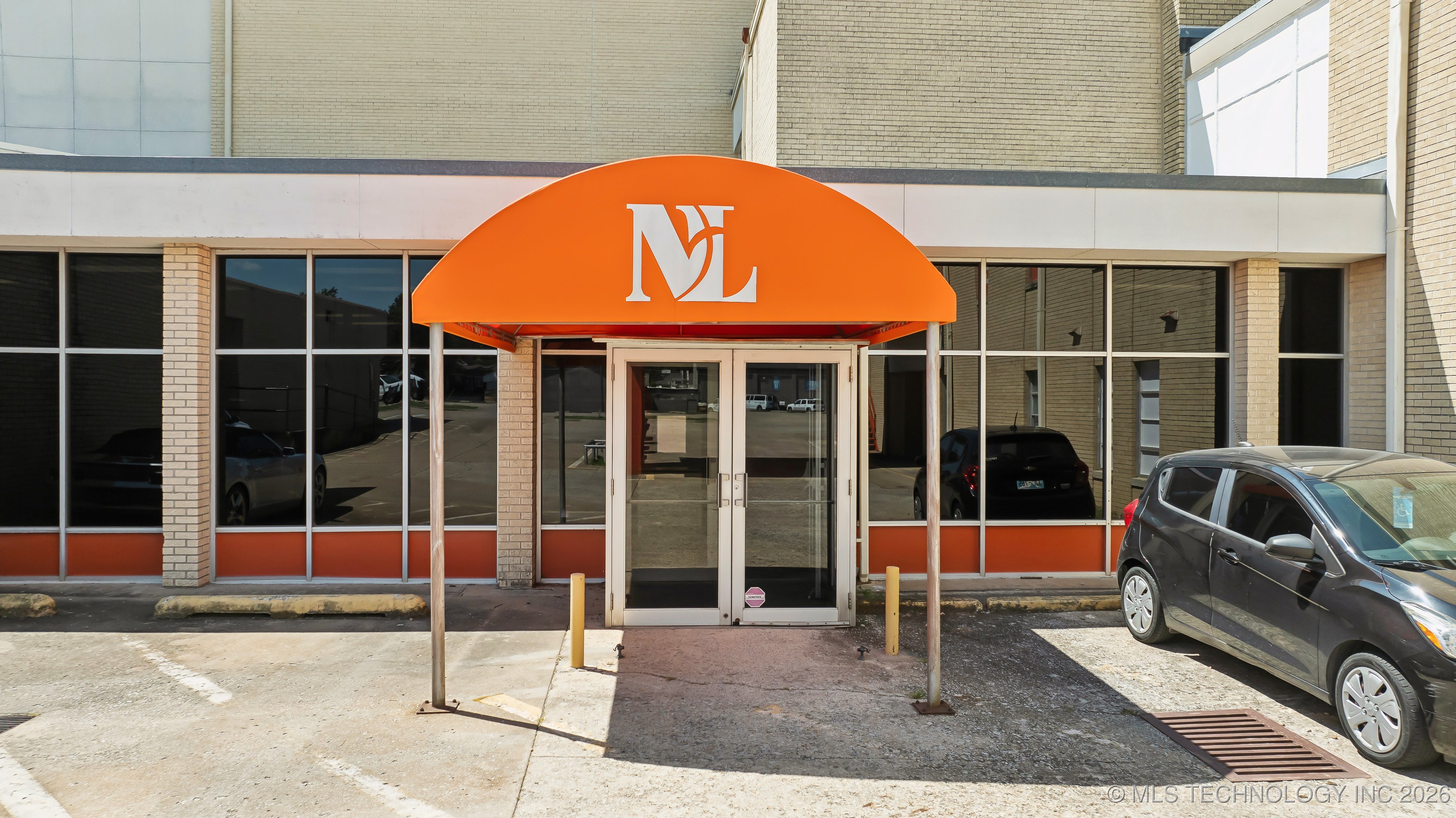 1203 S Columbia Avenue Property Photo 59