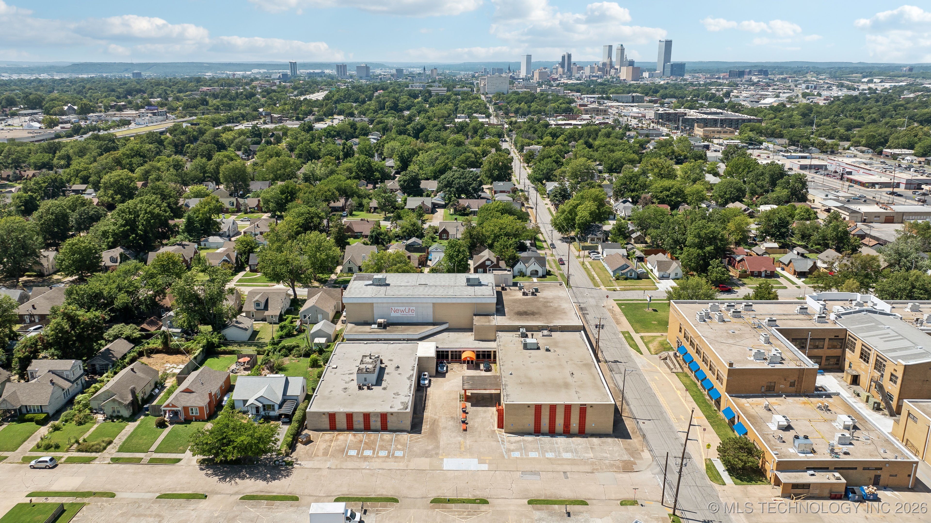 1203 S Columbia Avenue Property Photo 62