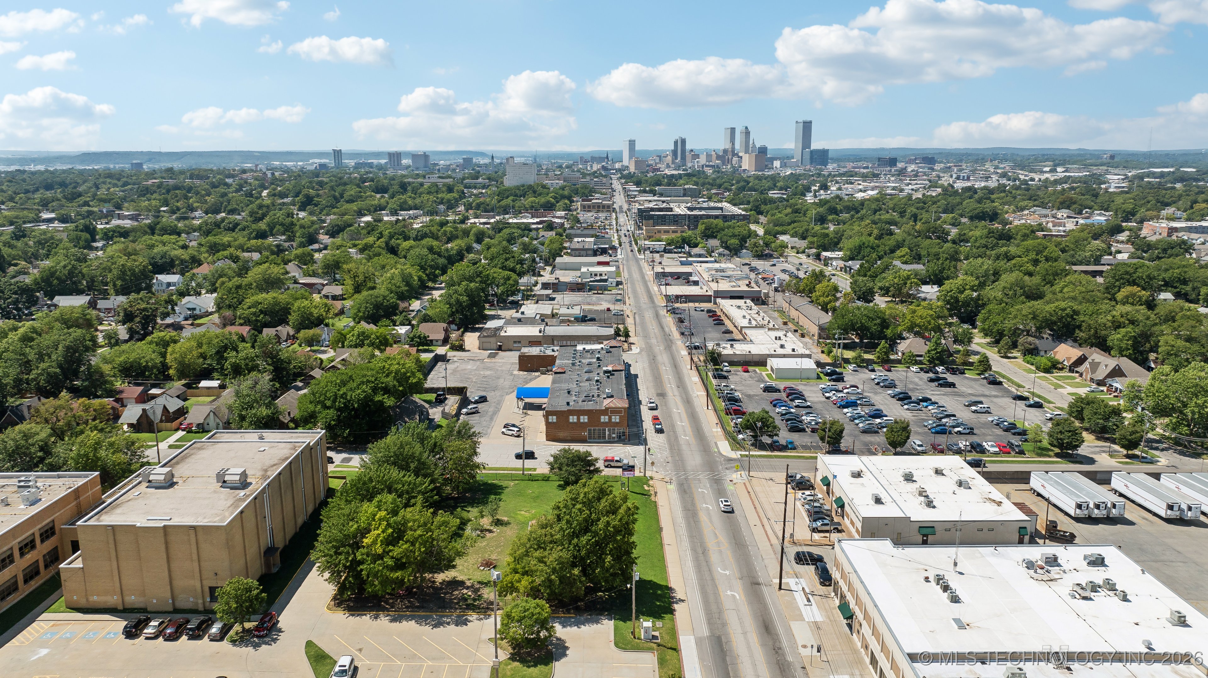 1203 S Columbia Avenue Property Photo 64