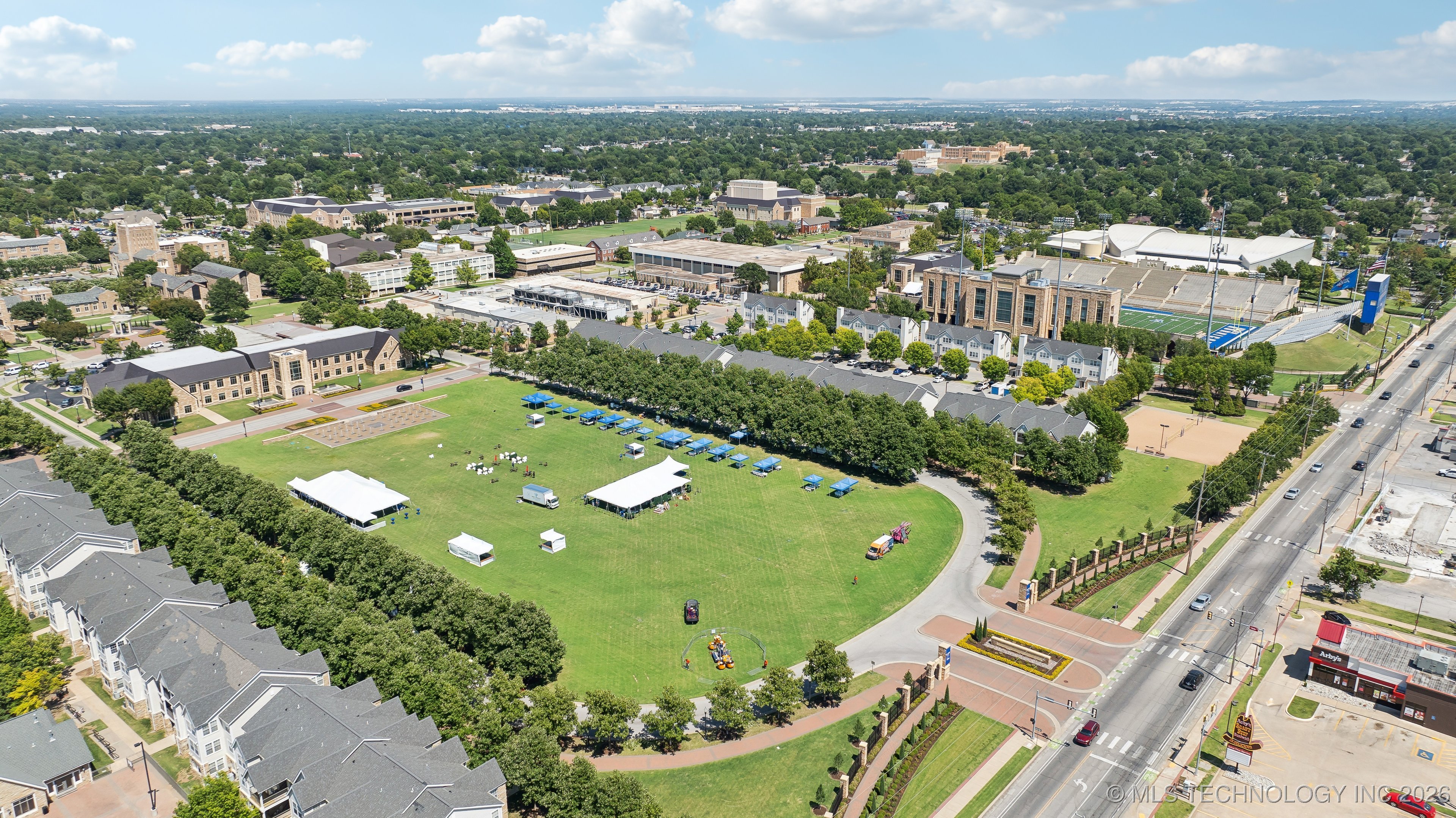 1203 S Columbia Avenue Property Photo 70