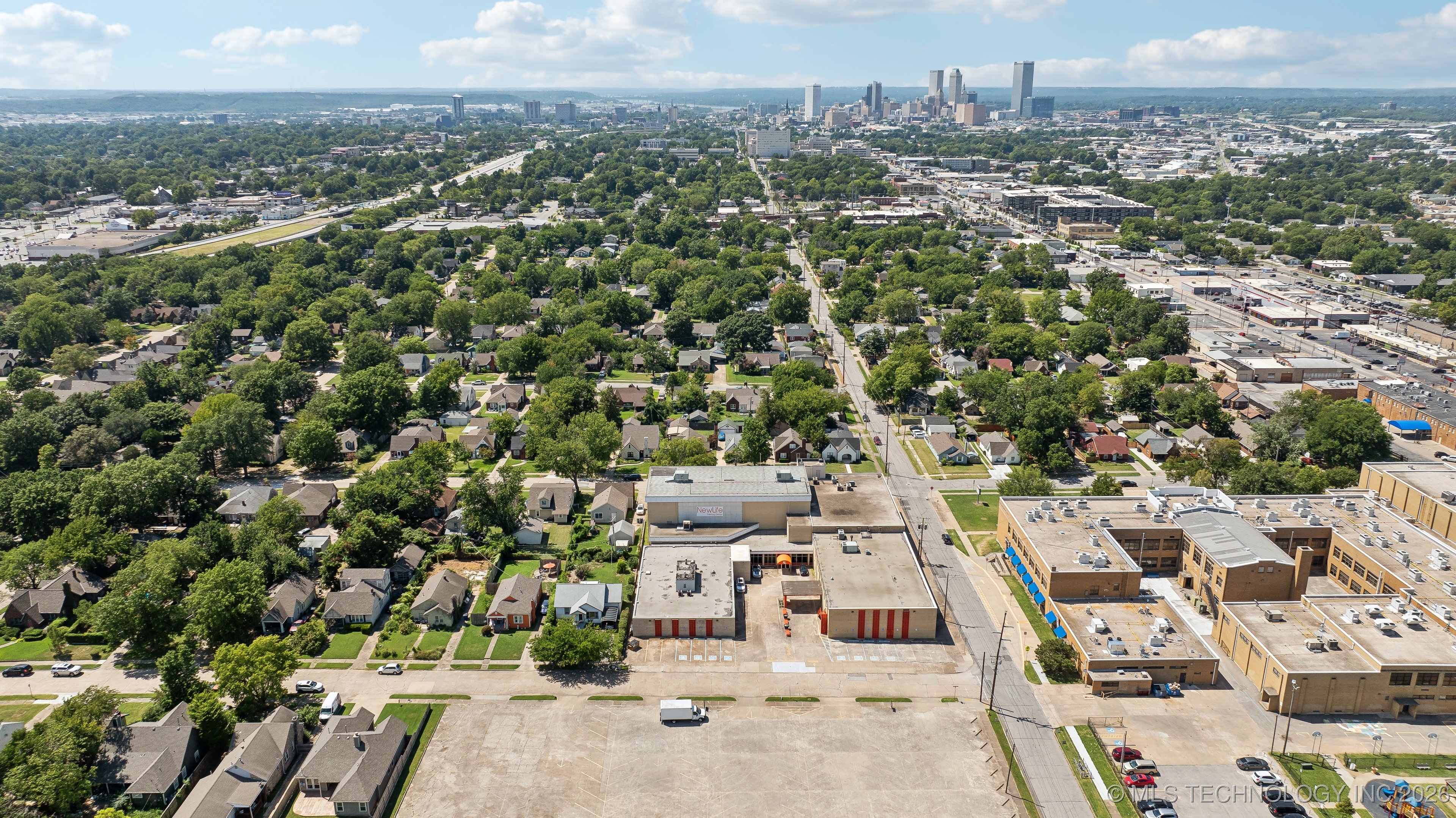 1203 S Columbia Avenue Property Photo 71