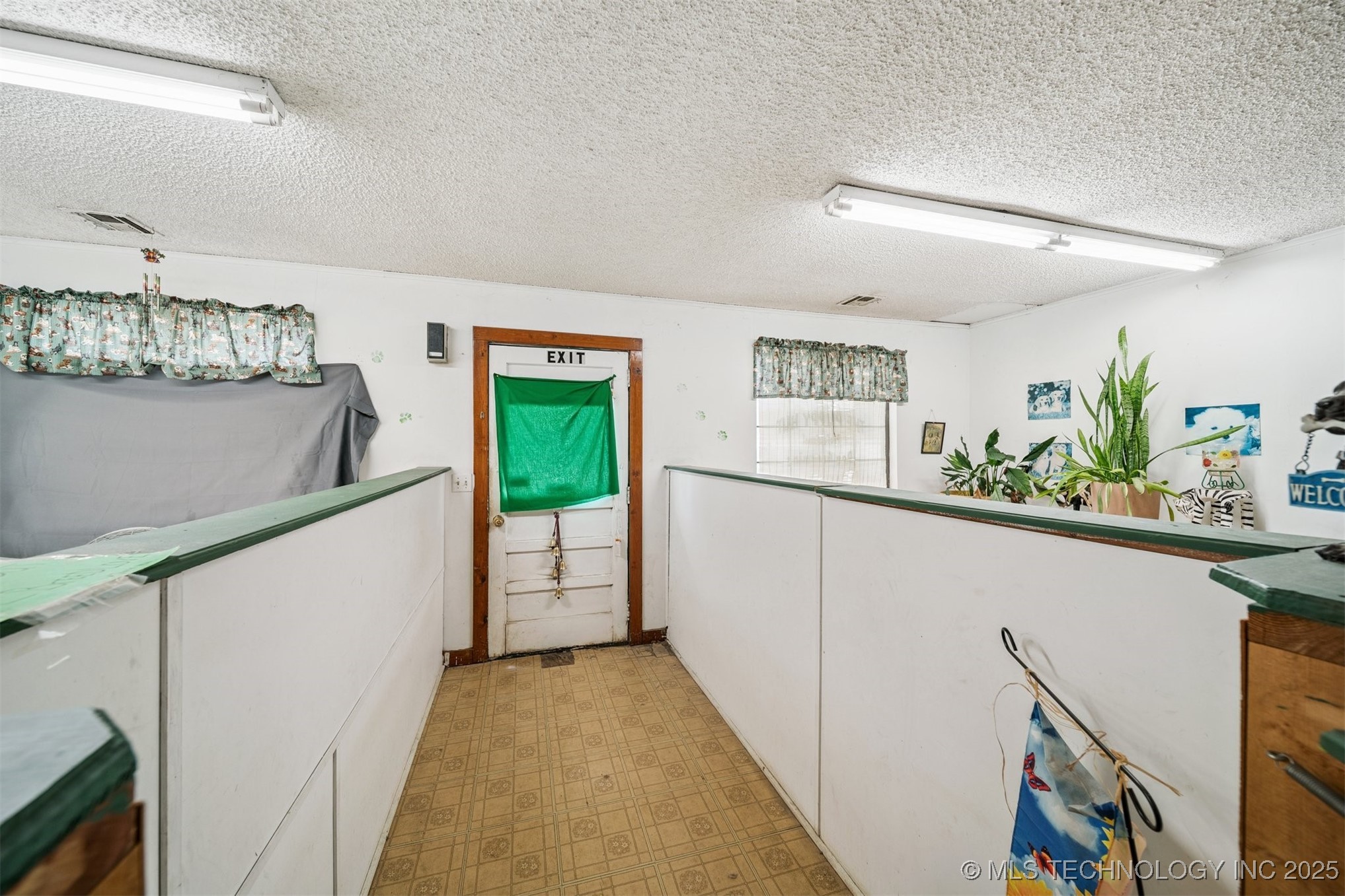 222 N Hwy 69 Property Photo 14