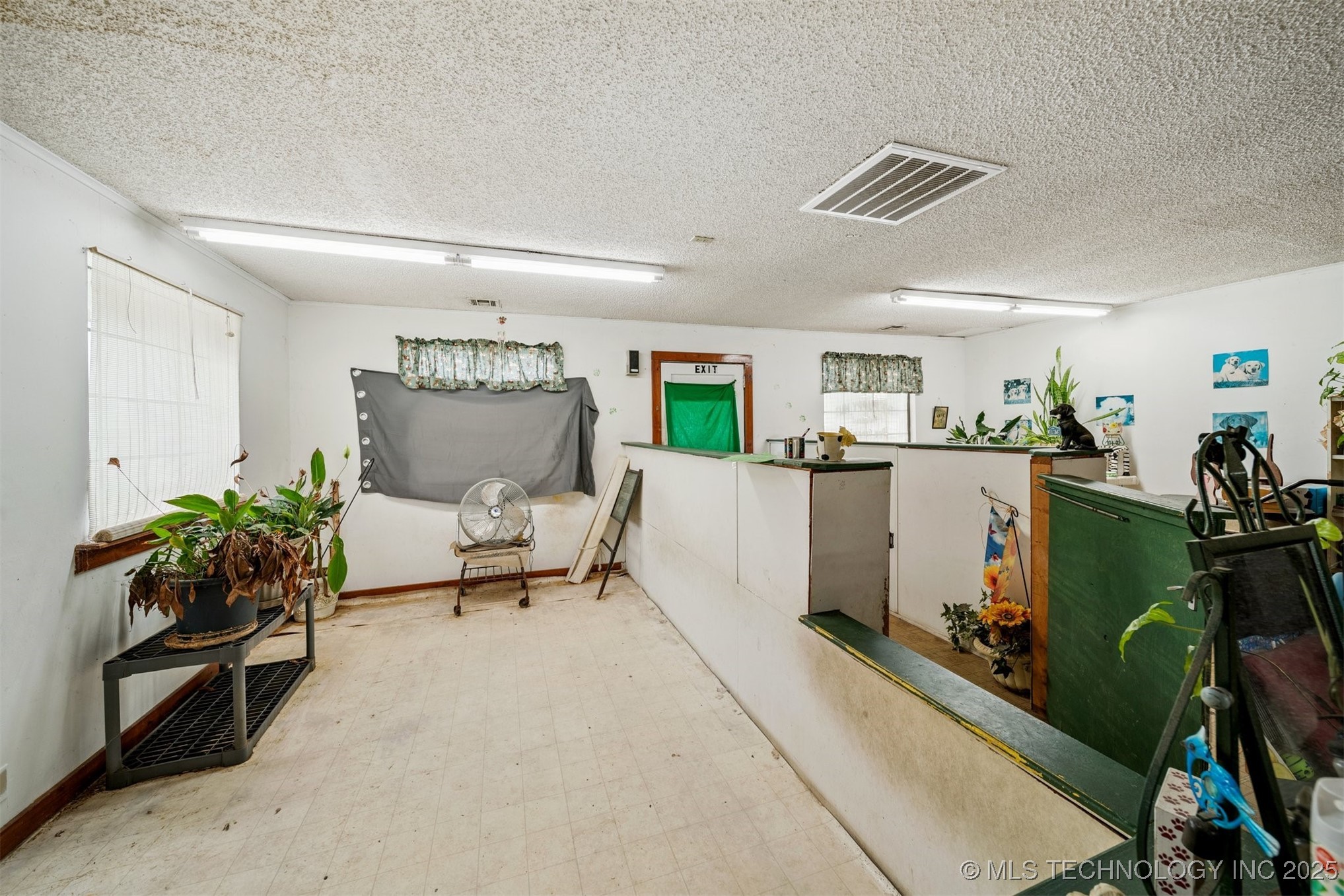 222 N Hwy 69 Property Photo 16