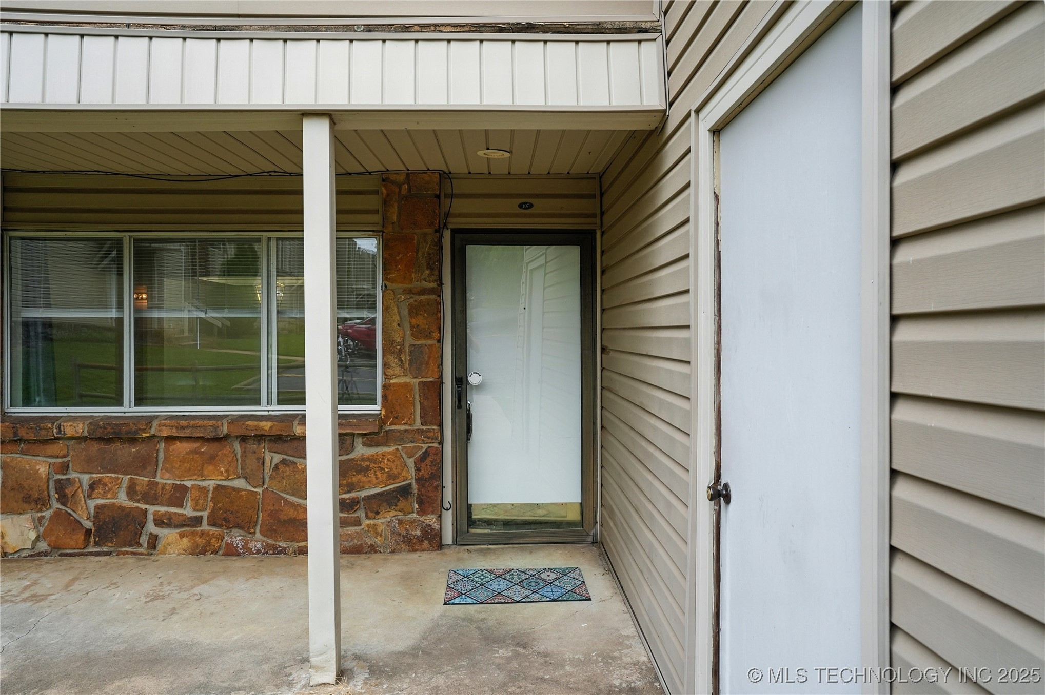 7329 S Yale Avenue 107 Property Photo 2