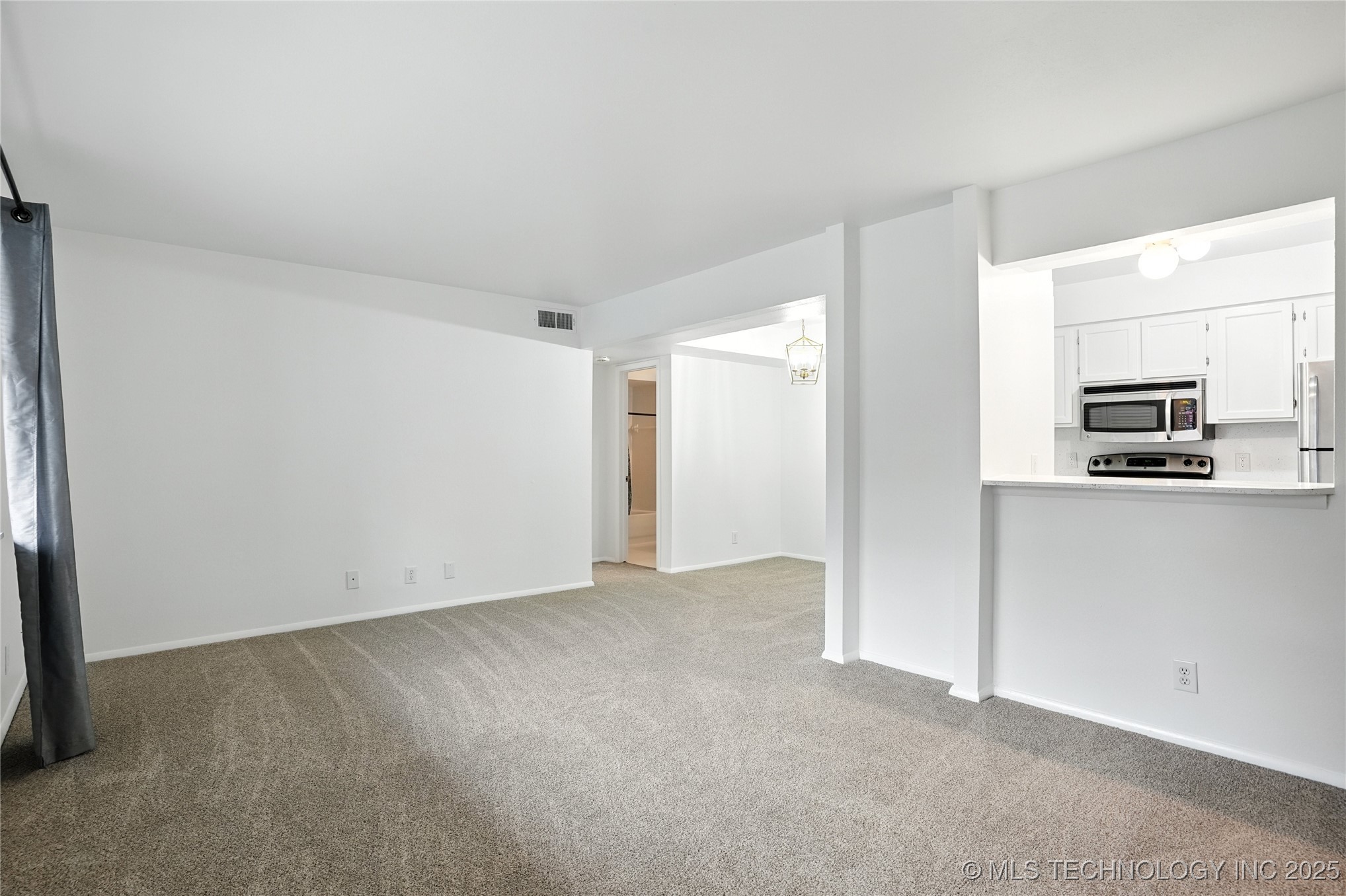 7329 S Yale Avenue 107 Property Photo 6