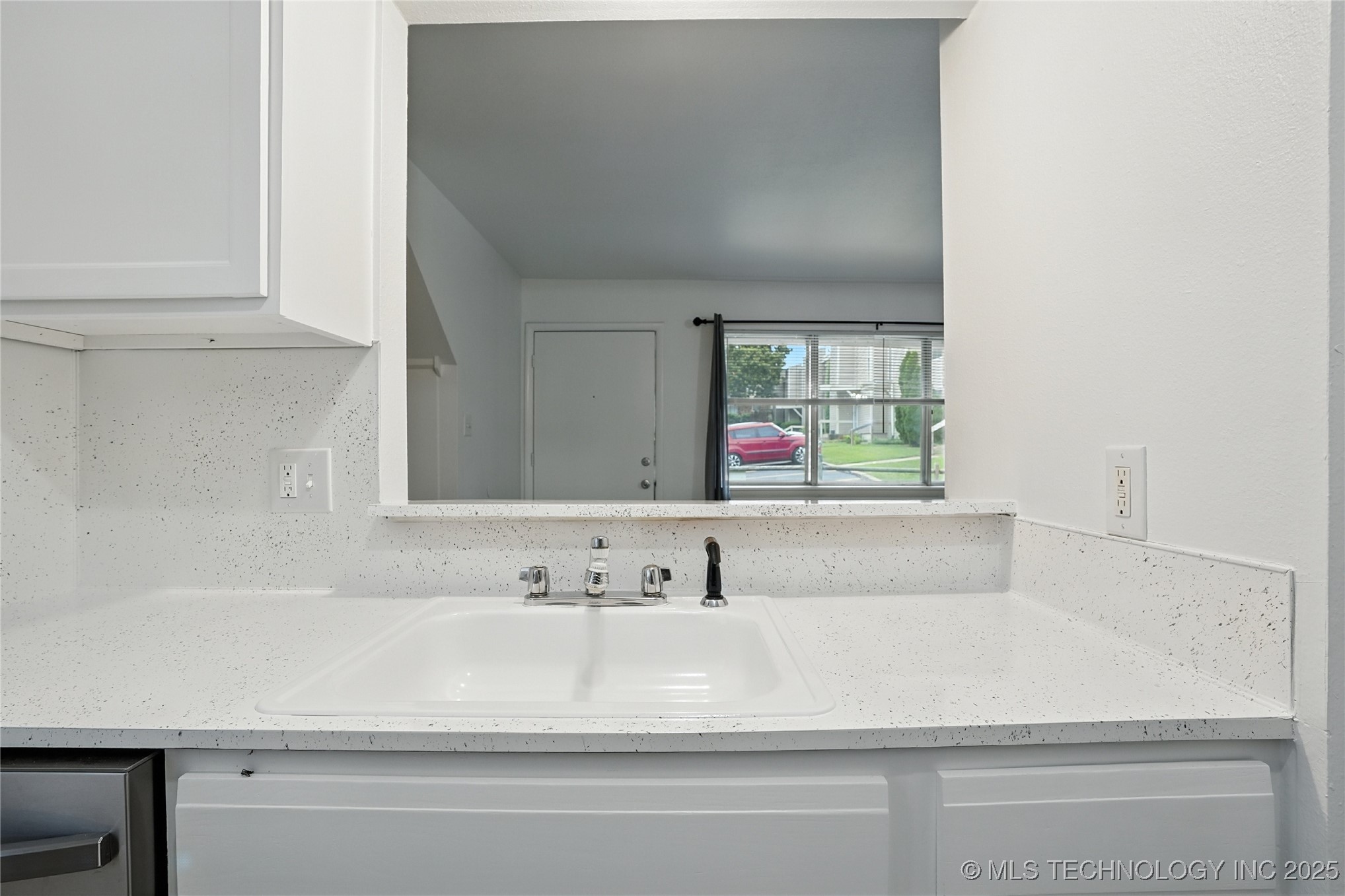 7329 S Yale Avenue 107 Property Photo 16