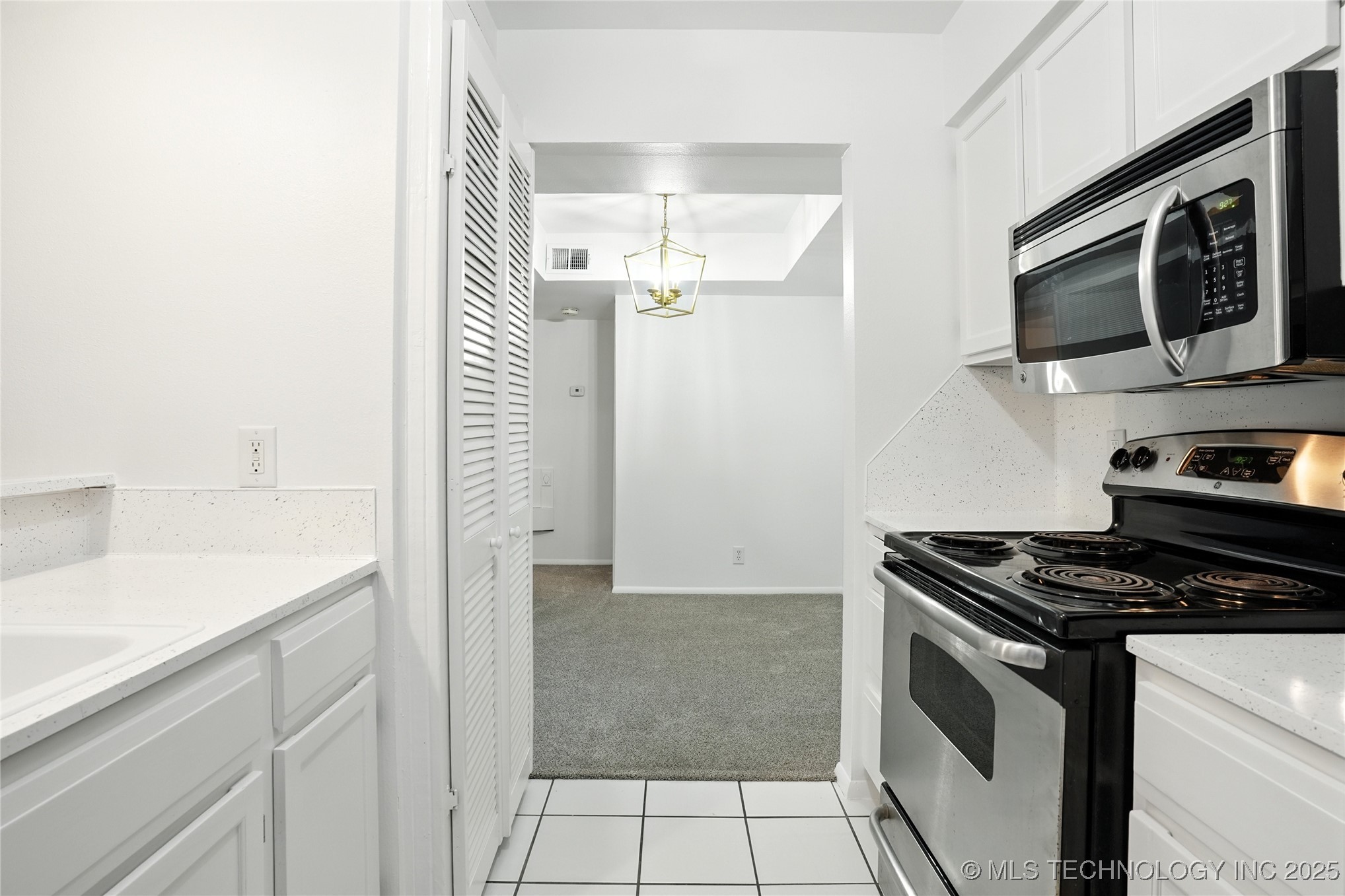 7329 S Yale Avenue 107 Property Photo 17