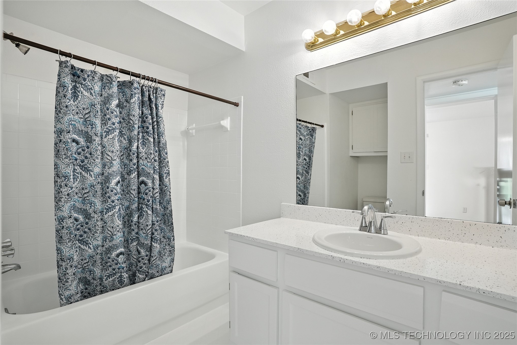 7329 S Yale Avenue 107 Property Photo 20