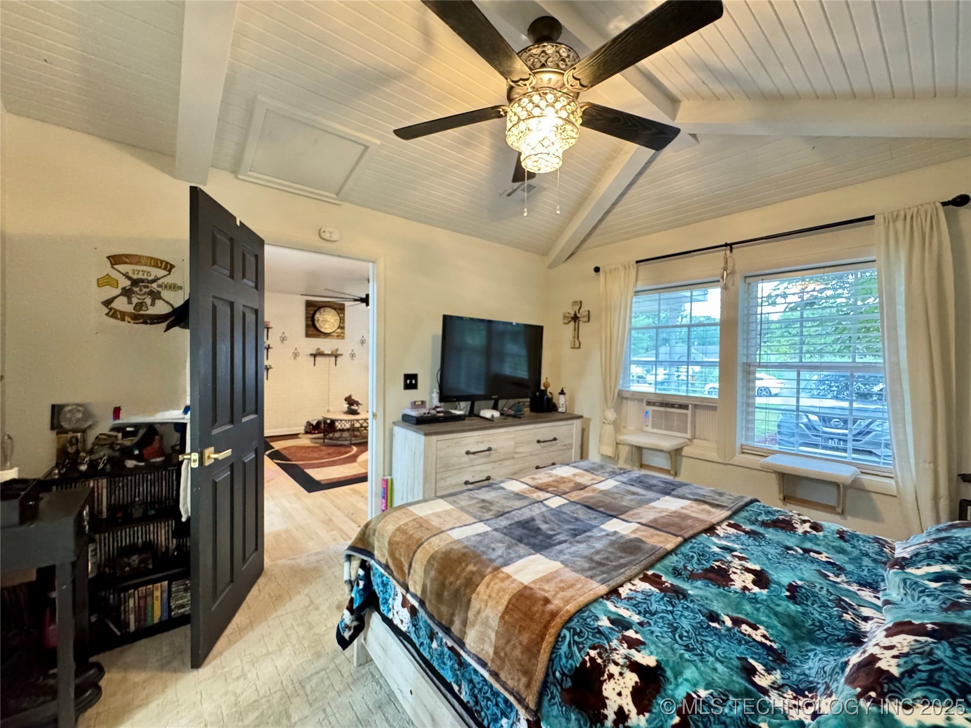 619 E 6th Avenue Property Photo 23