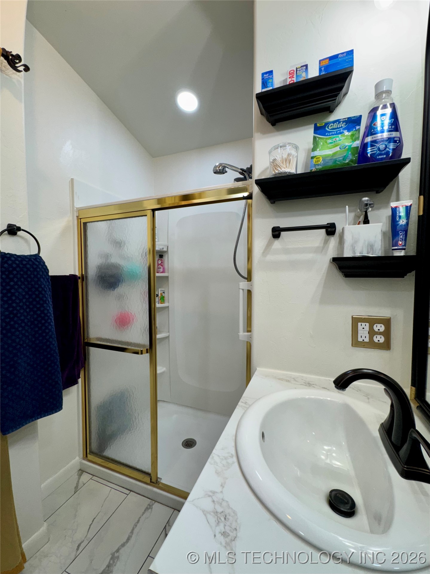 619 E 6th Avenue Property Photo 27