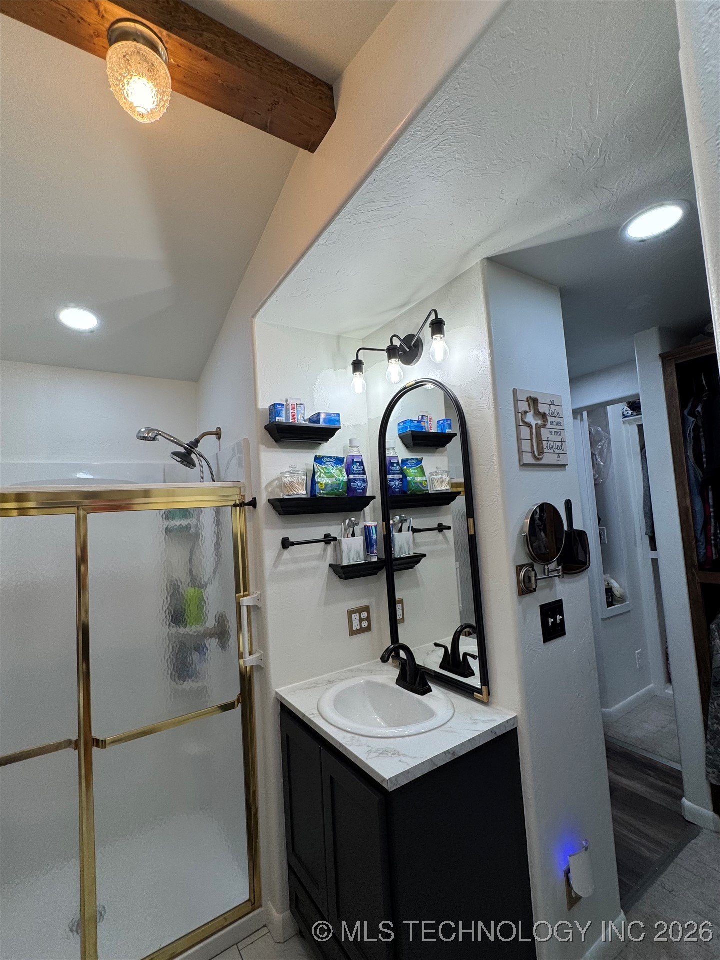 619 E 6th Avenue Property Photo 28