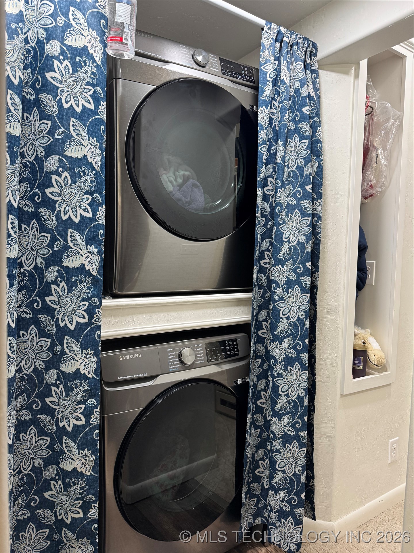 619 E 6th Avenue Property Photo 32