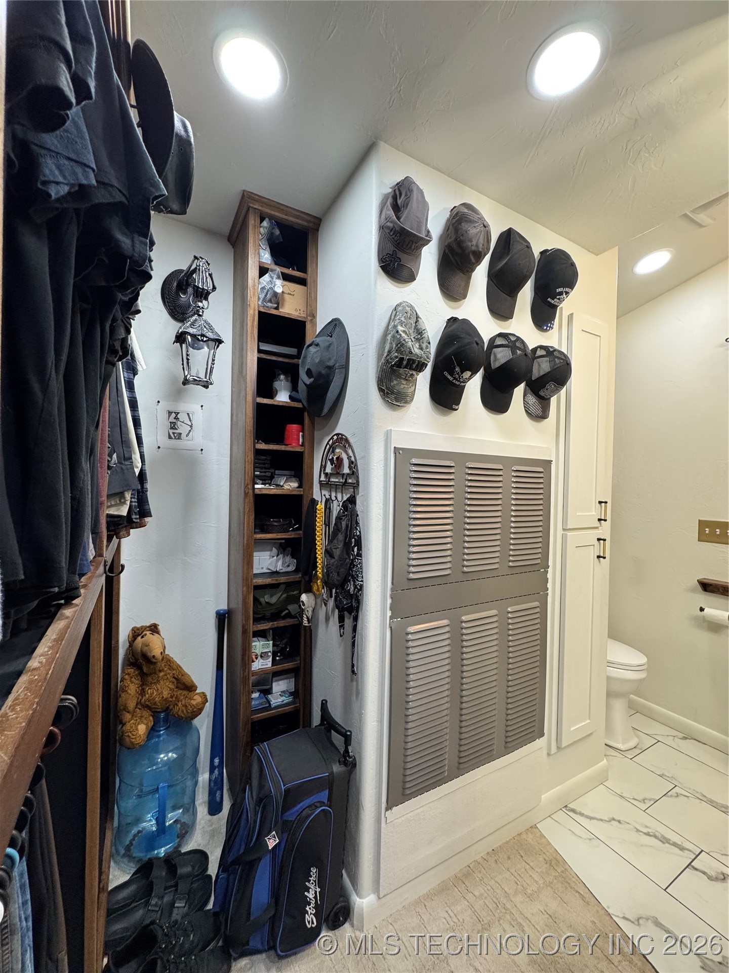 619 E 6th Avenue Property Photo 37