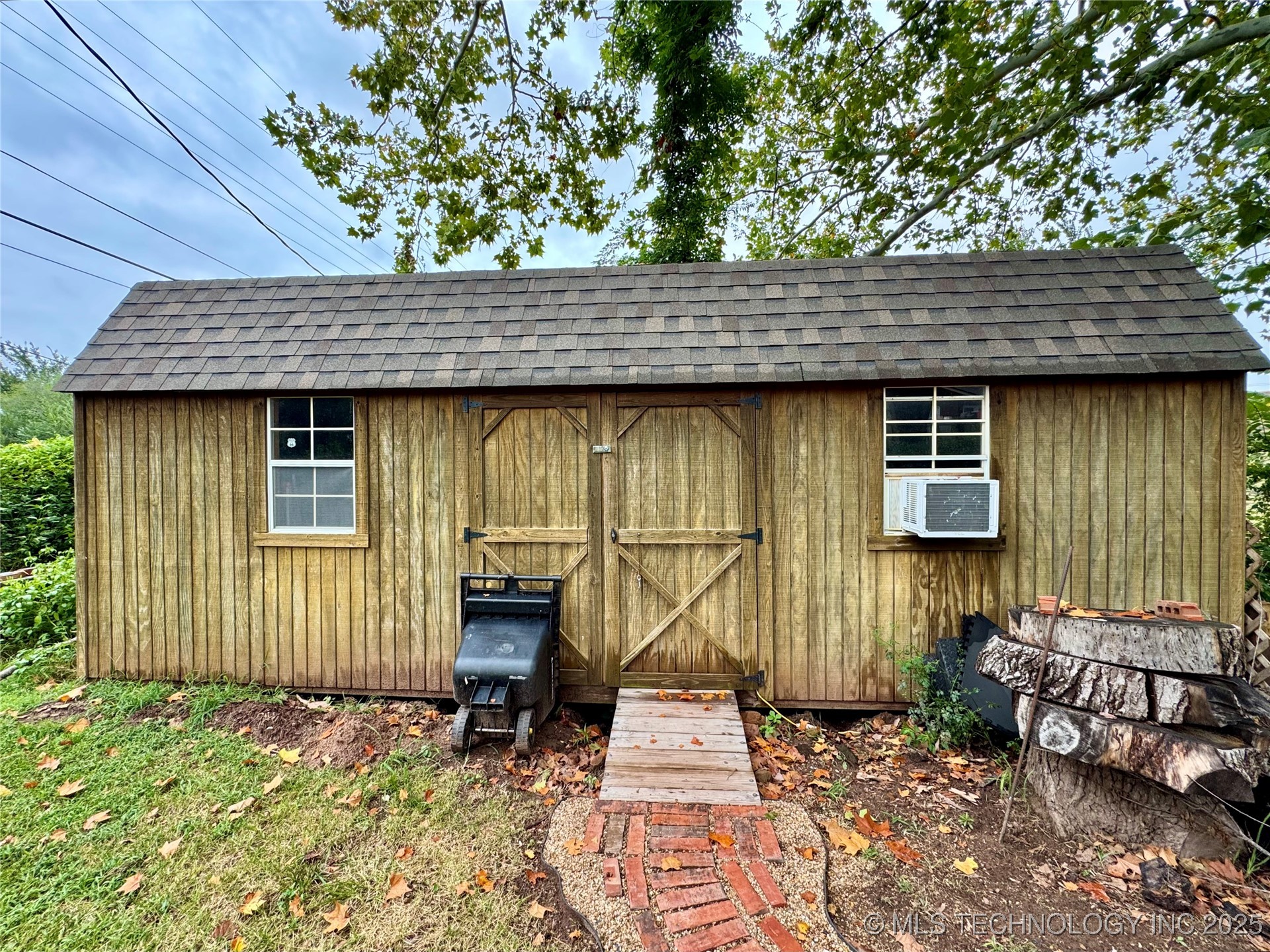 619 E 6th Avenue Property Photo 56