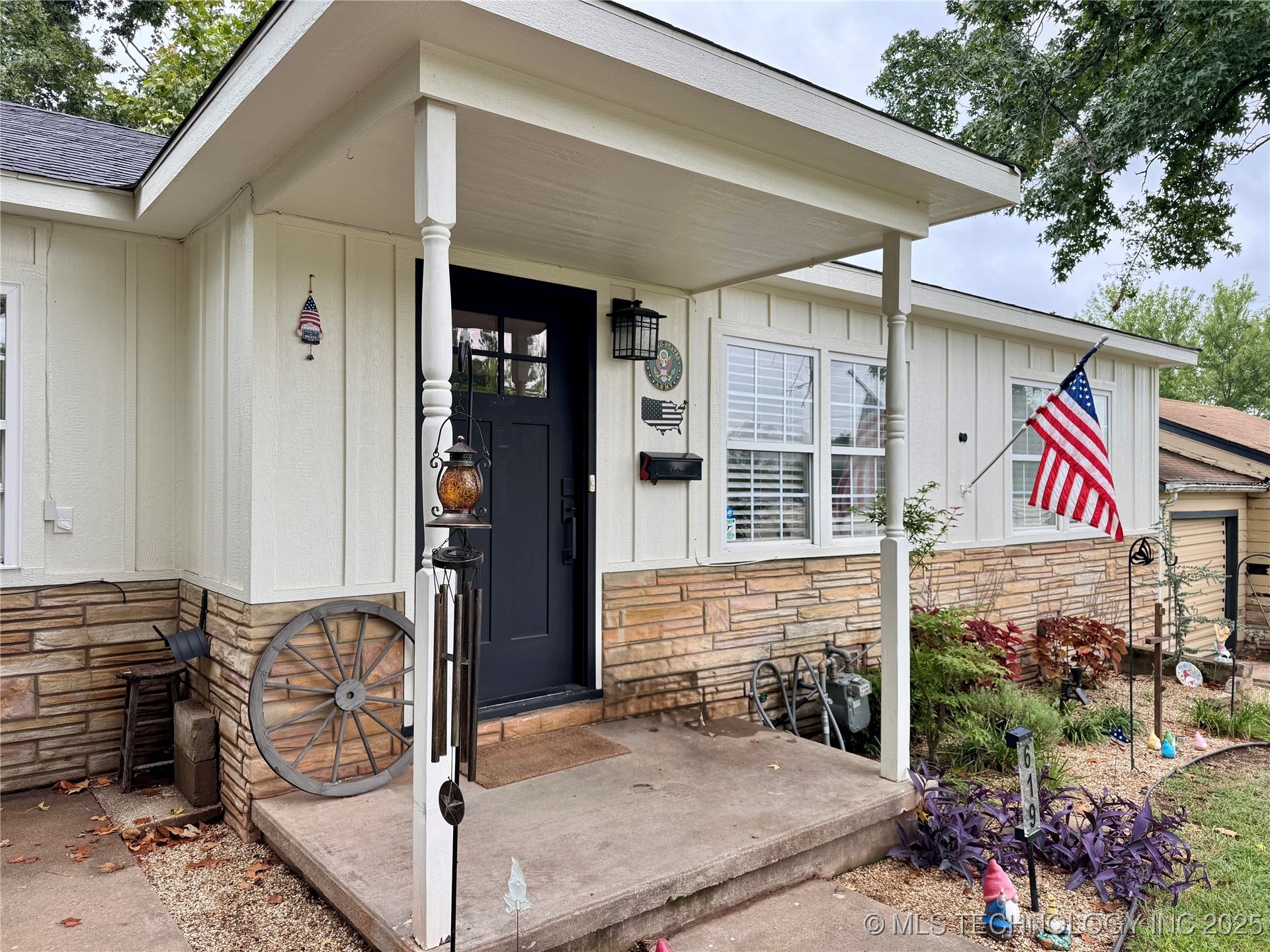 619 E 6th Avenue Property Photo 62