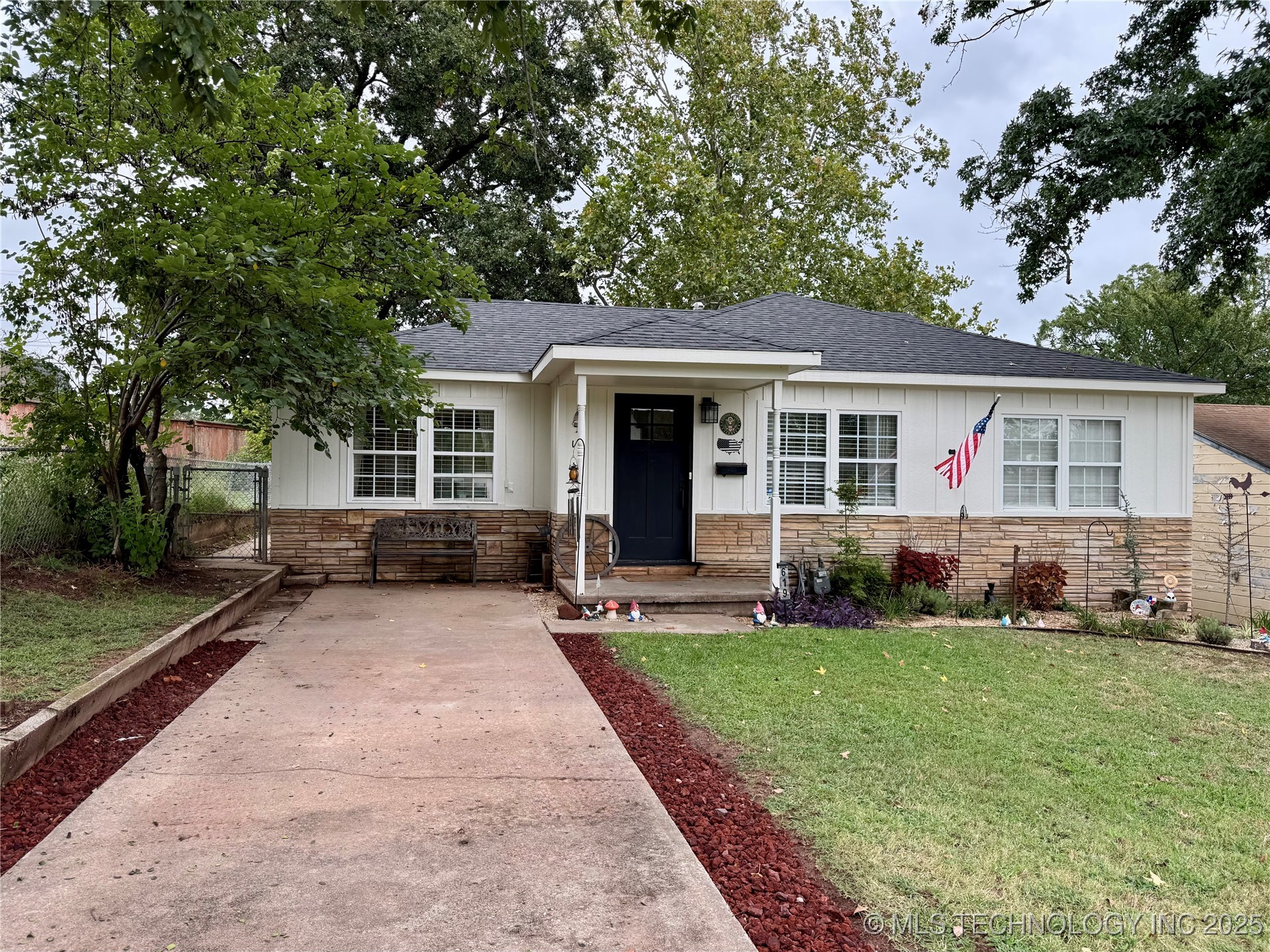 619 E 6th Avenue Property Photo 63