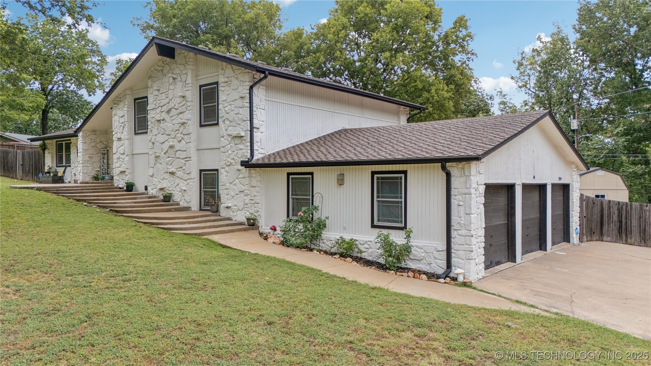13525 S Grande Pointe Parkway Property Photo 2