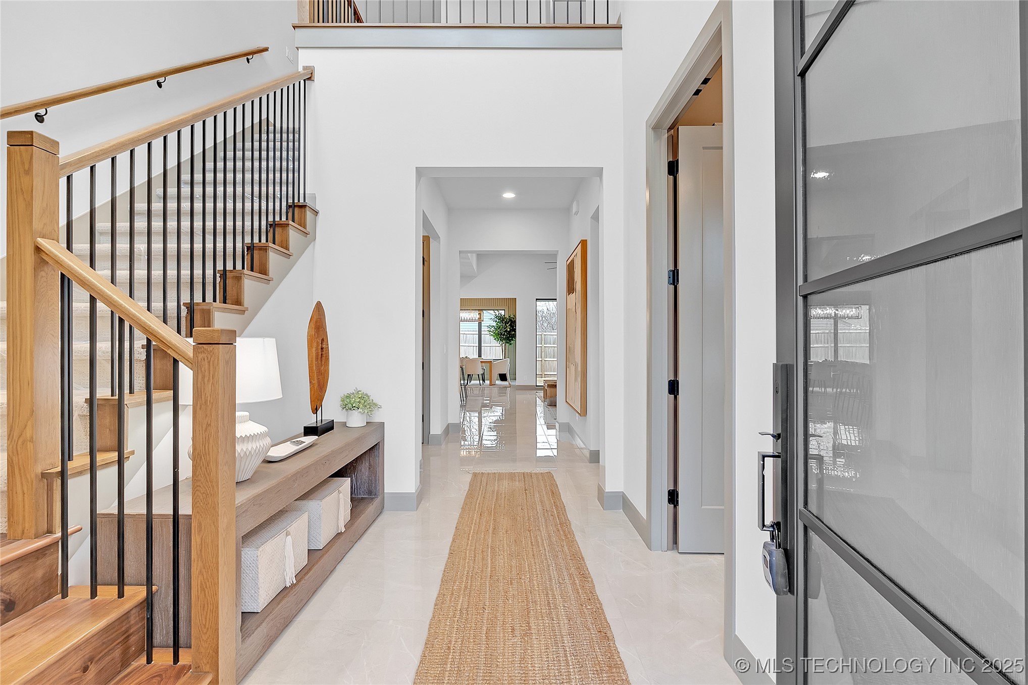 227 E 35th Street Property Photo 8