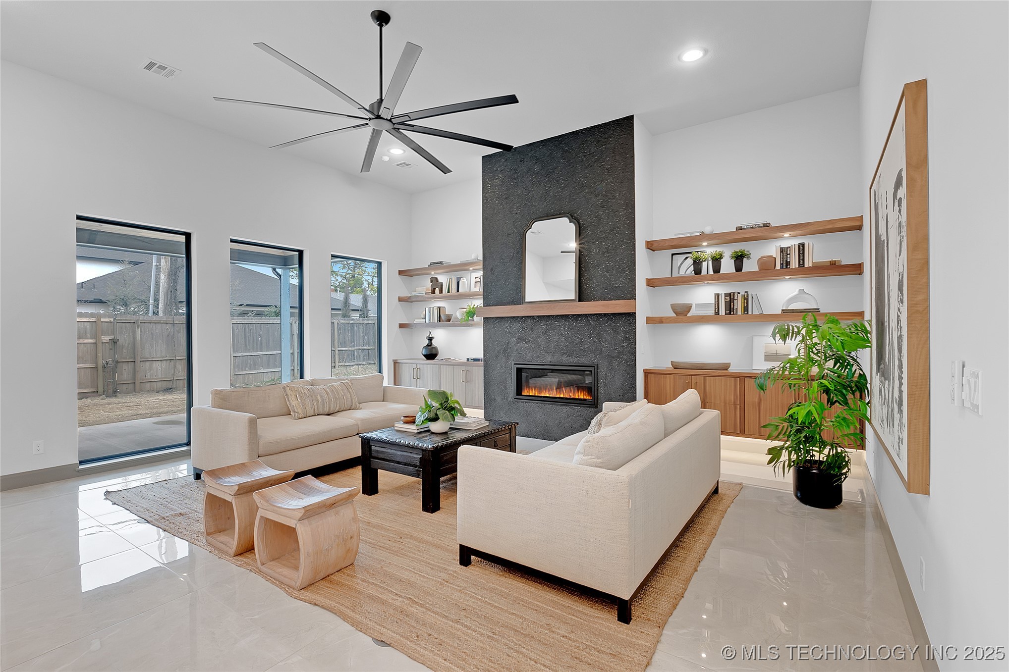 227 E 35th Street Property Photo 10