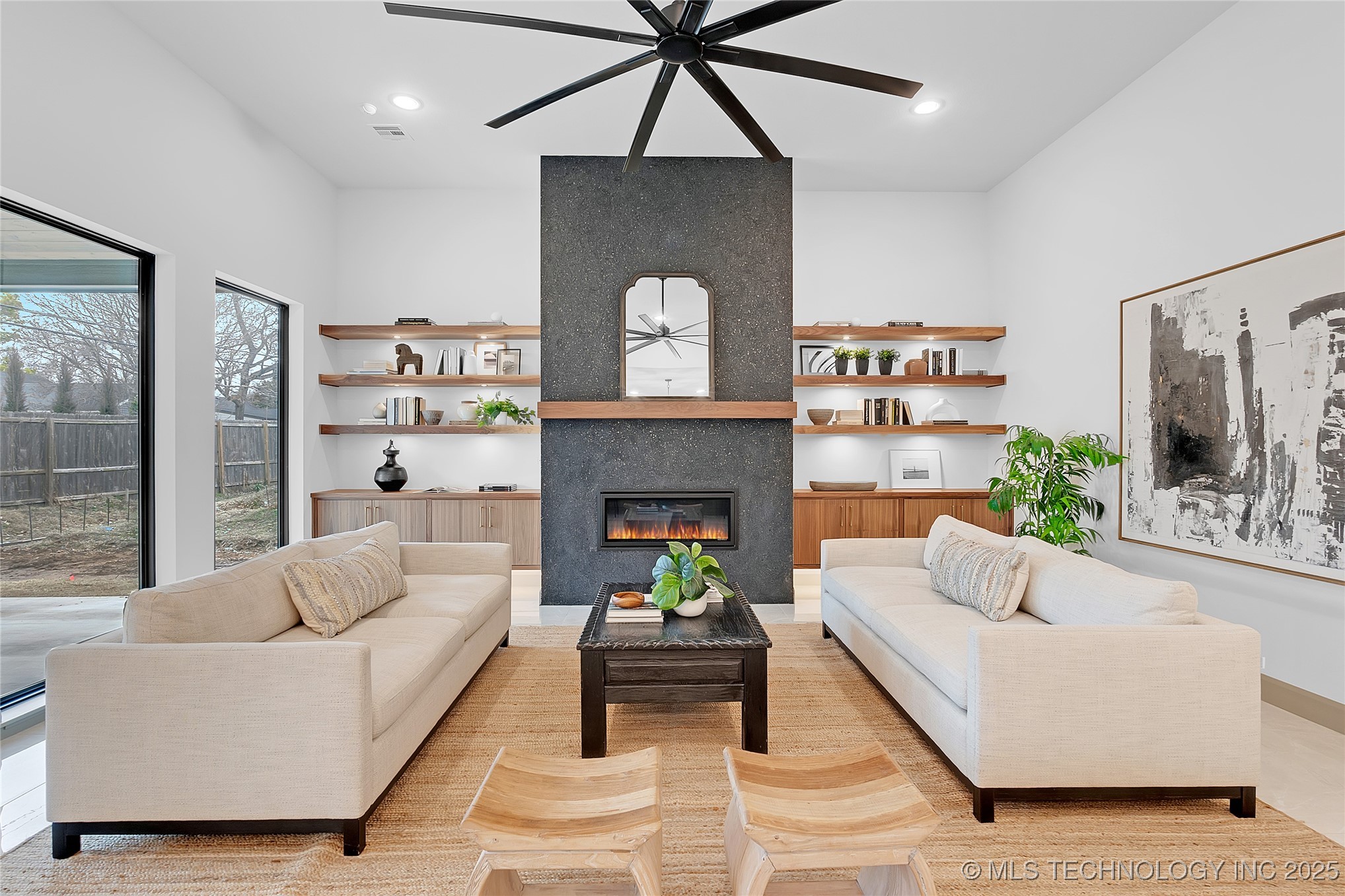 227 E 35th Street Property Photo 11