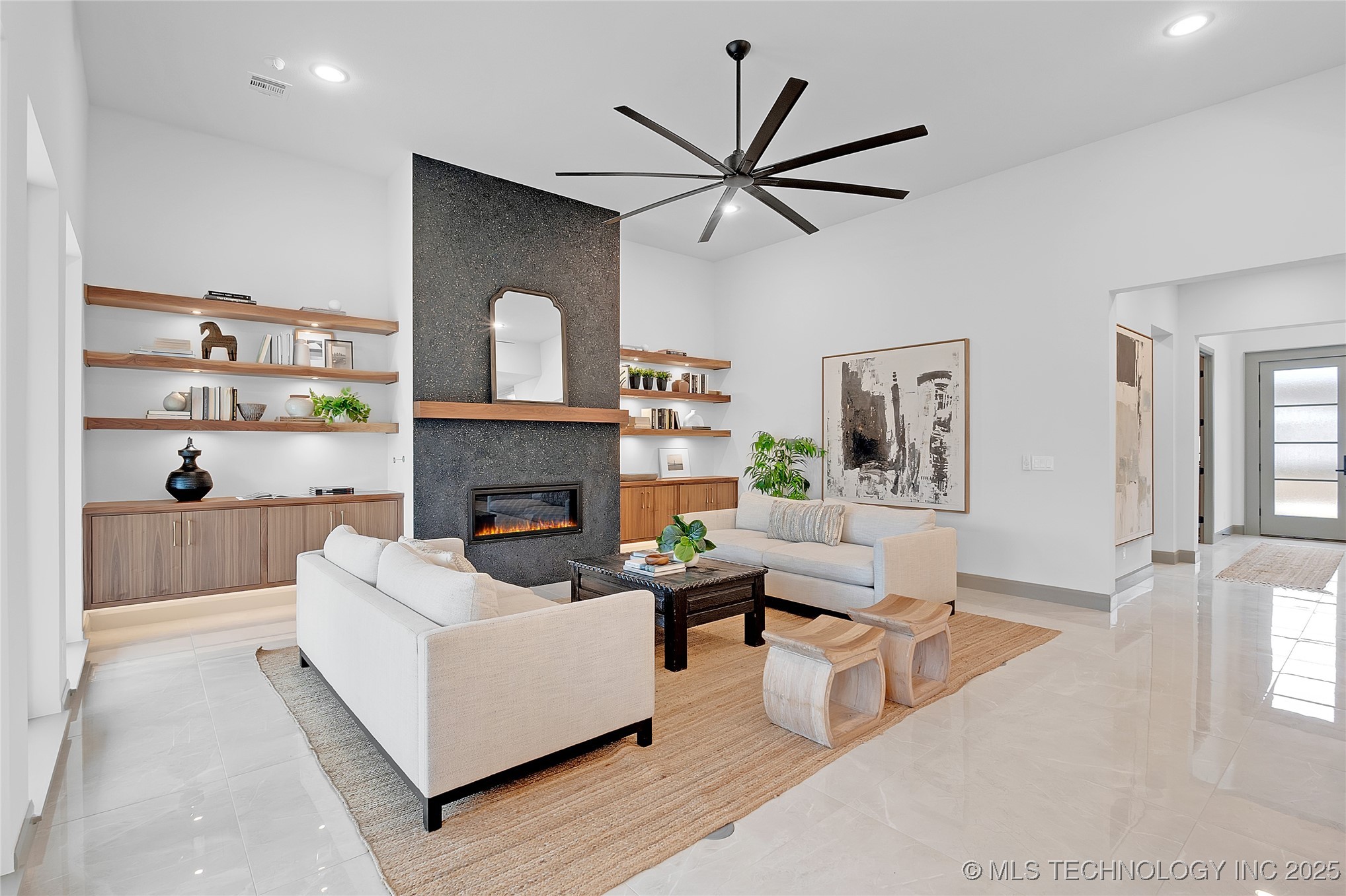 227 E 35th Street Property Photo 12