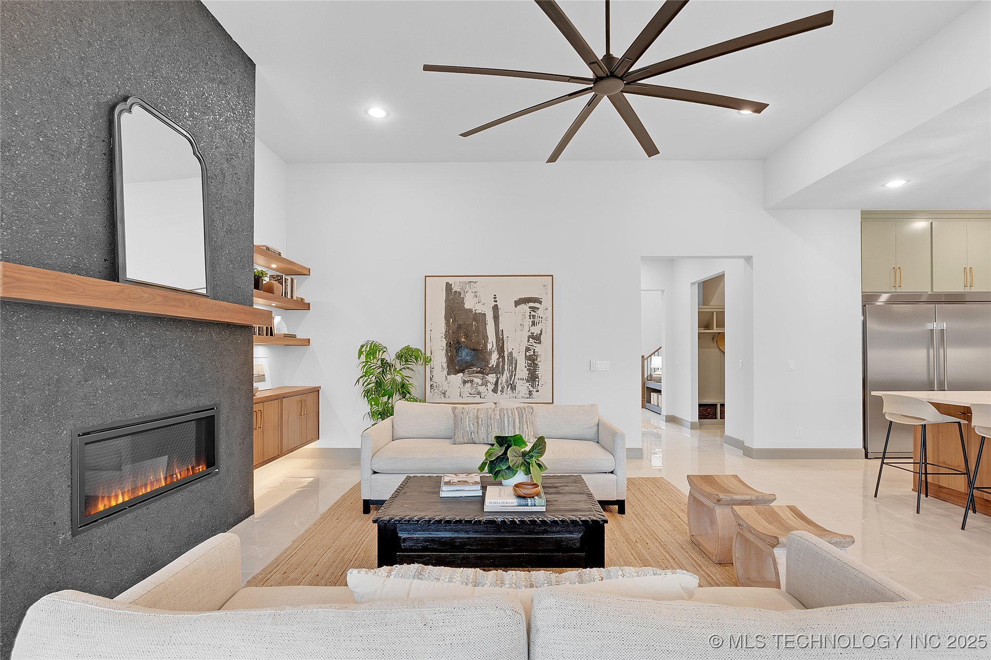 227 E 35th Street Property Photo 13