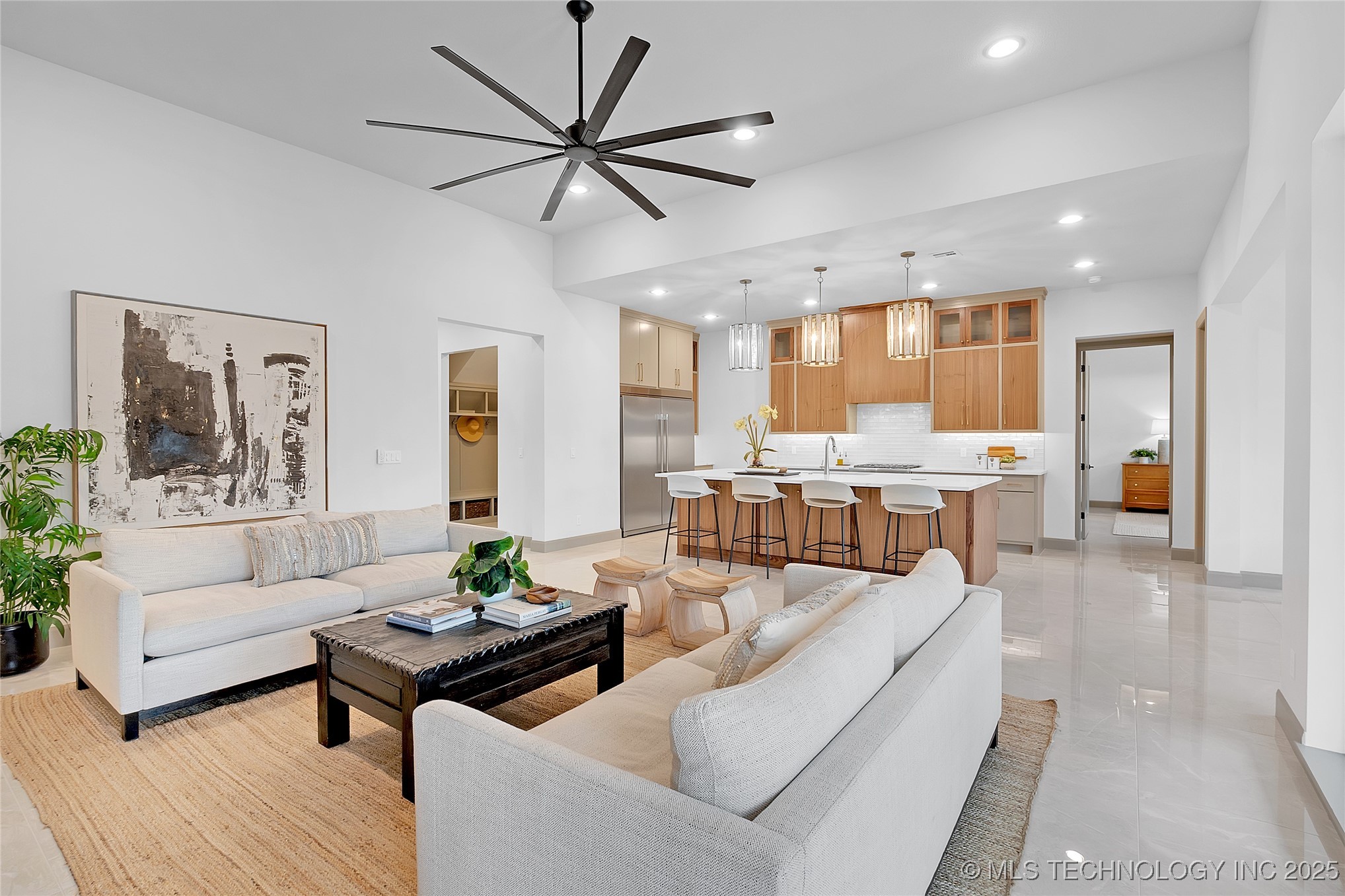 227 E 35th Street Property Photo 14