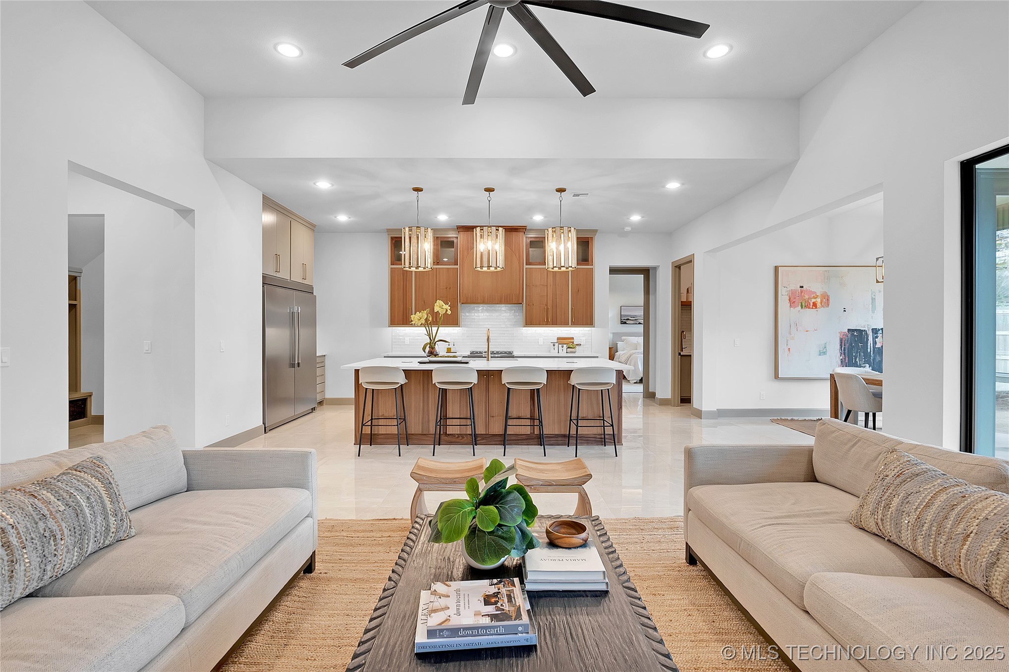 227 E 35th Street Property Photo 15