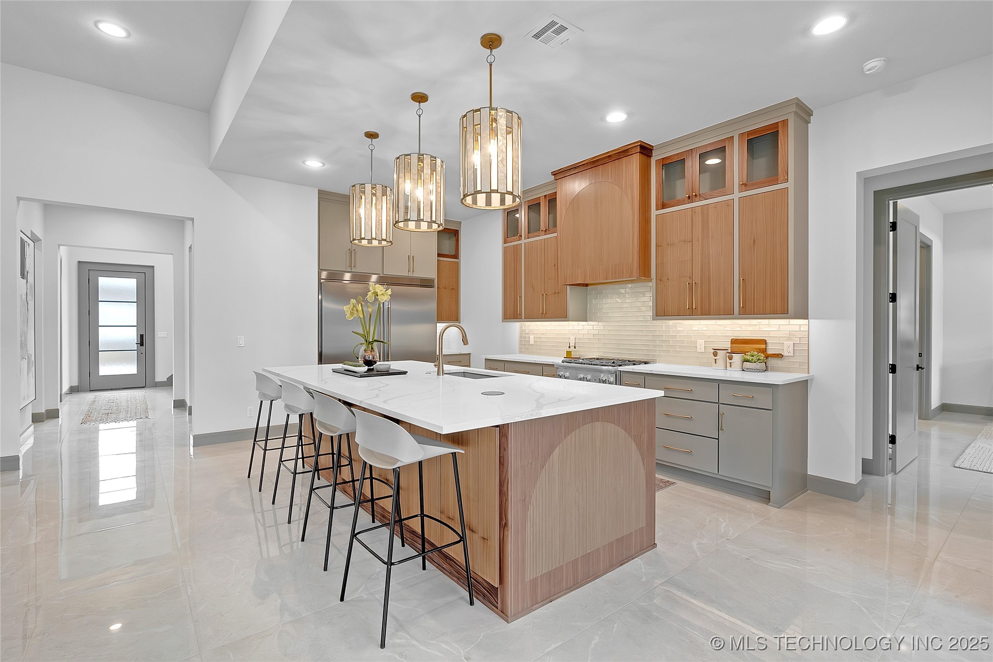 227 E 35th Street Property Photo 21