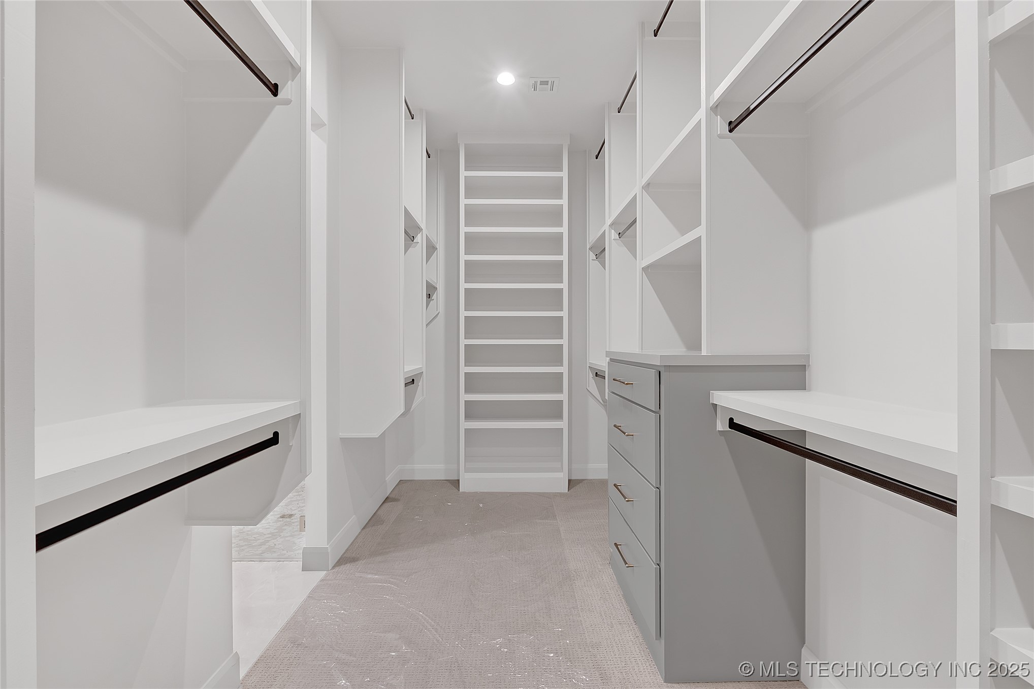 227 E 35th Street Property Photo 43