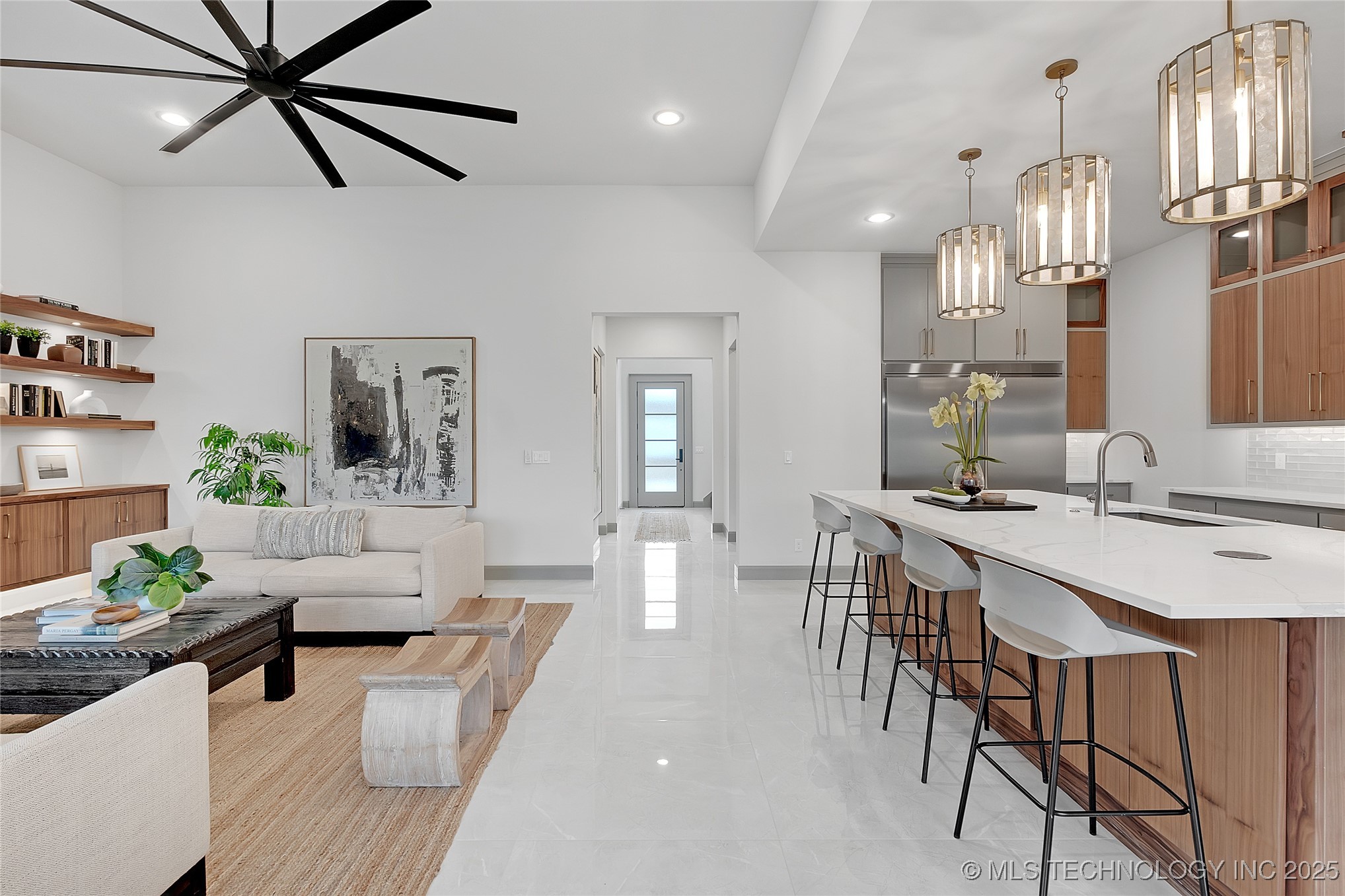 227 E 35th Street Property Photo 44