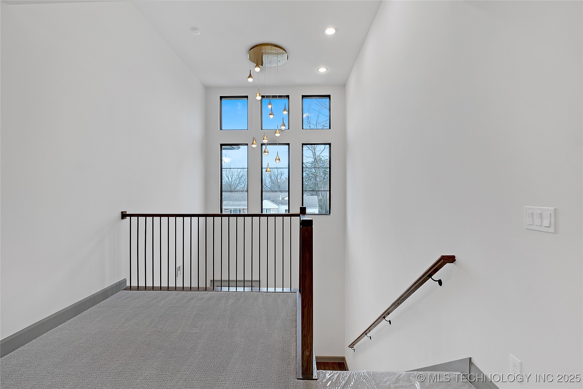 227 E 35th Street Property Photo 52