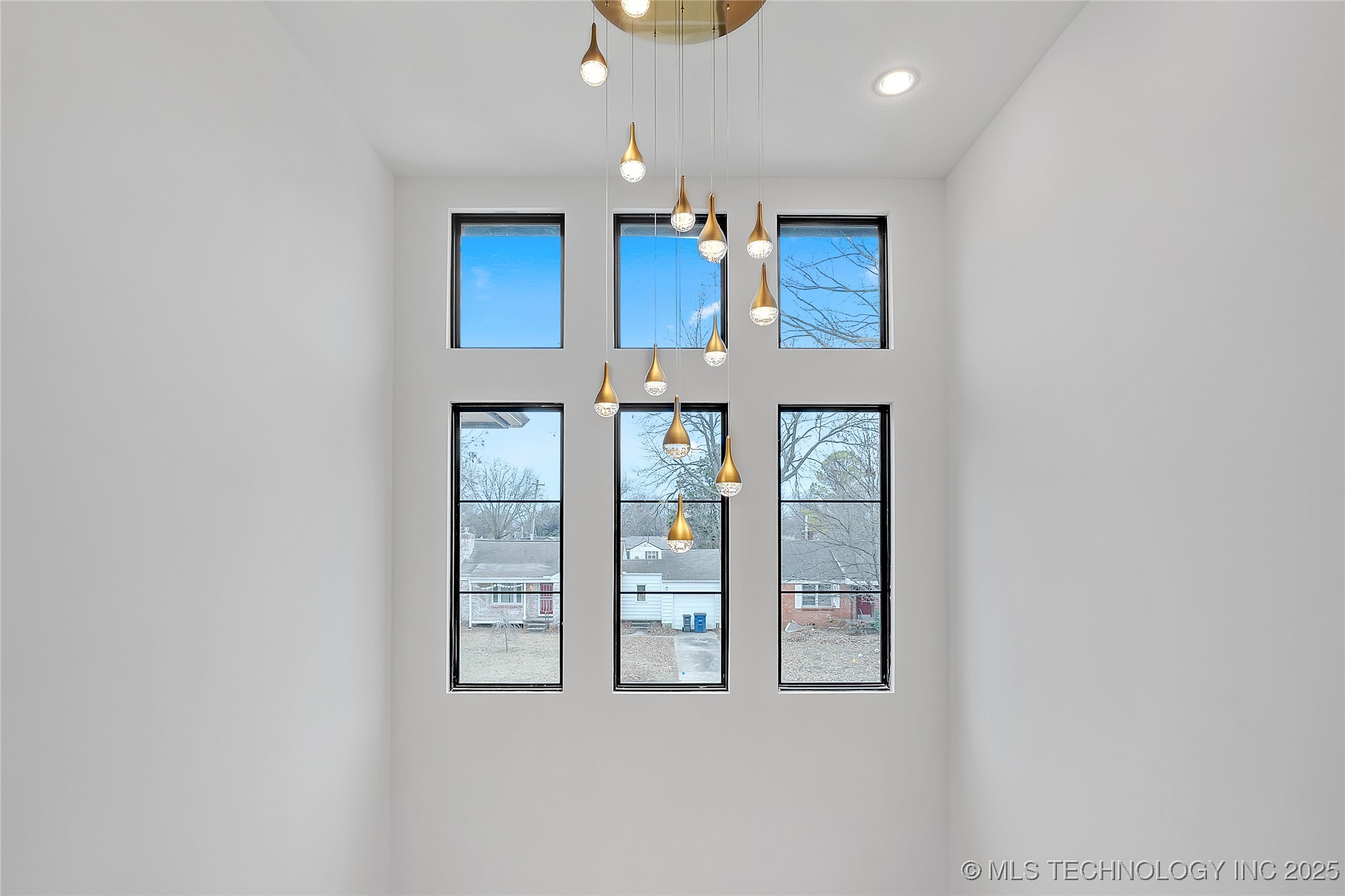 227 E 35th Street Property Photo 53