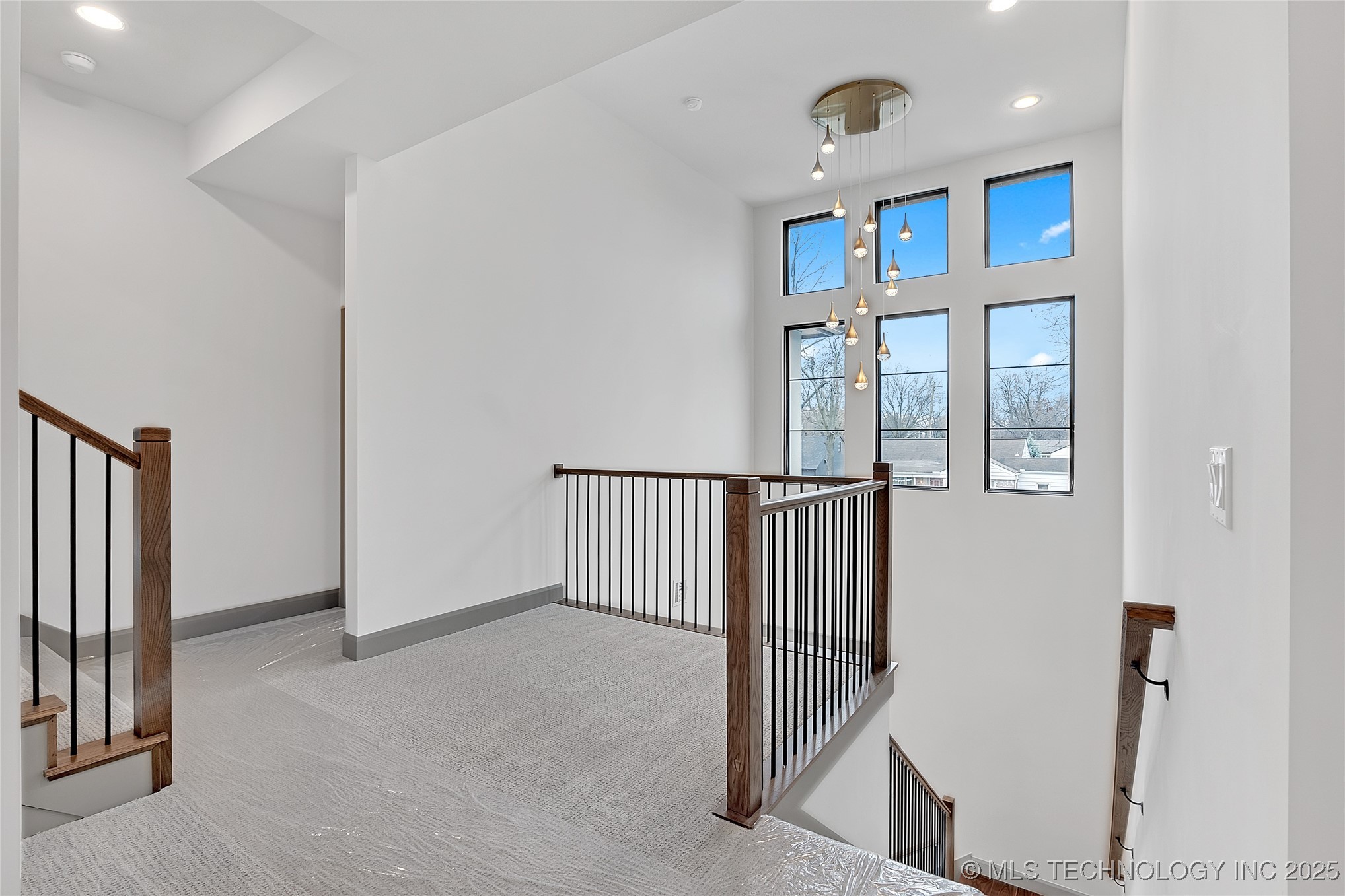 227 E 35th Street Property Photo 54